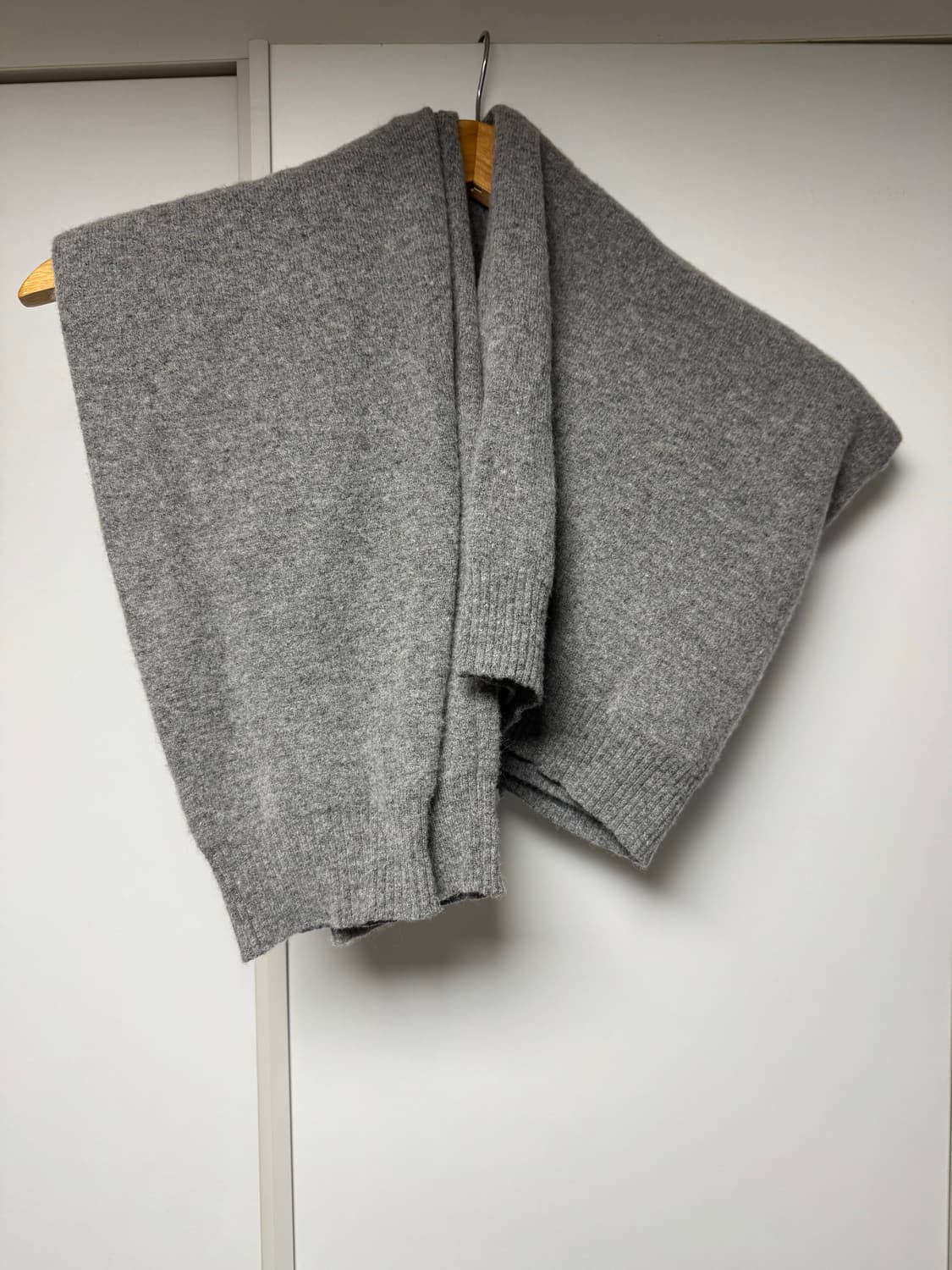 아워셀브스 우드비 브이넥 니트 2사이즈 판매 상품이미지2