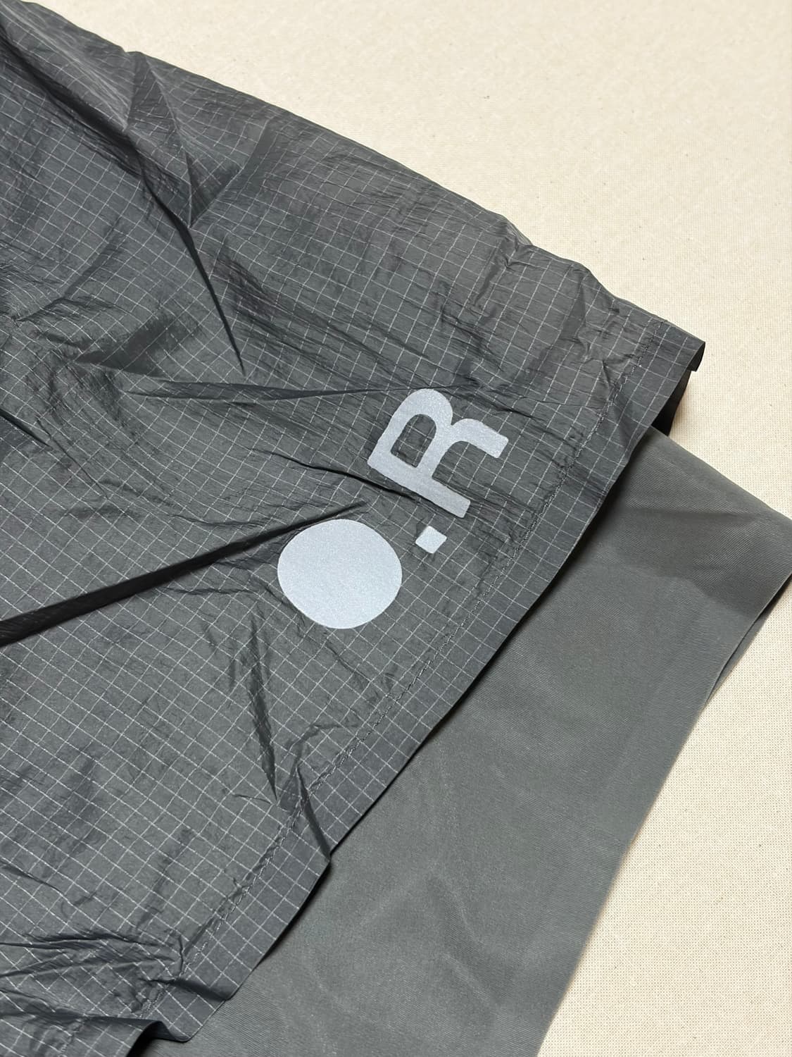 옵티미스틱 러너스 글로시 나일론 쇼츠 [M] 상품이미지2