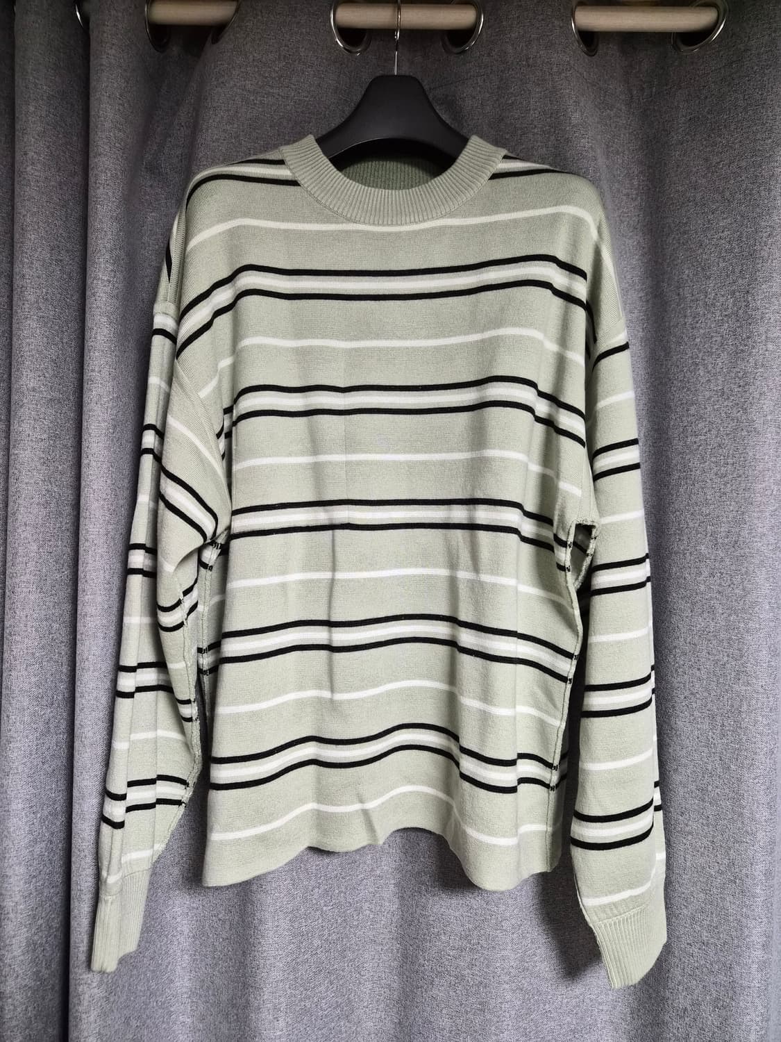 송지오옴므 리버시블 니트 팝니다 우영미 타임옴므 솔리드옴므 상품이미지3