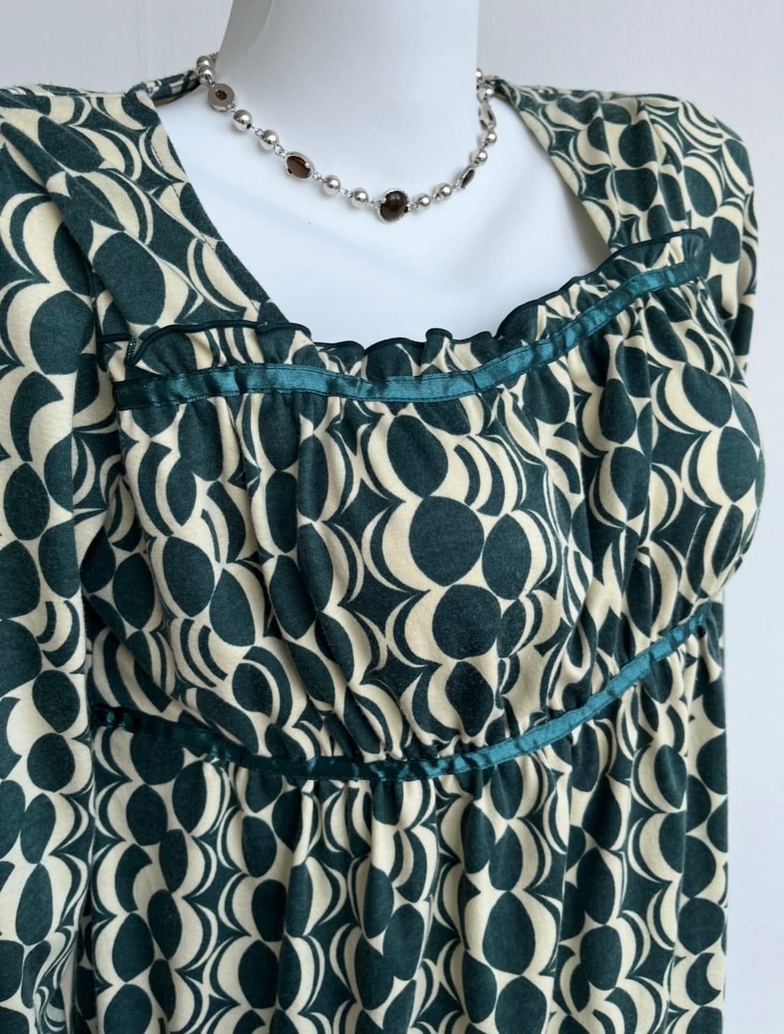 my-ing 딥그린 시그니처 패턴 블라우스 상품이미지3