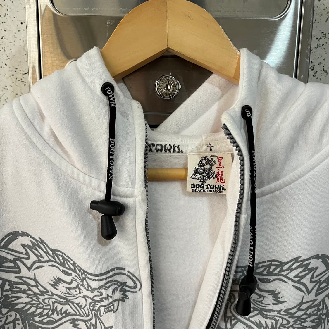DOG TOWN 블랙드래곤 후드집업 상품이미지5