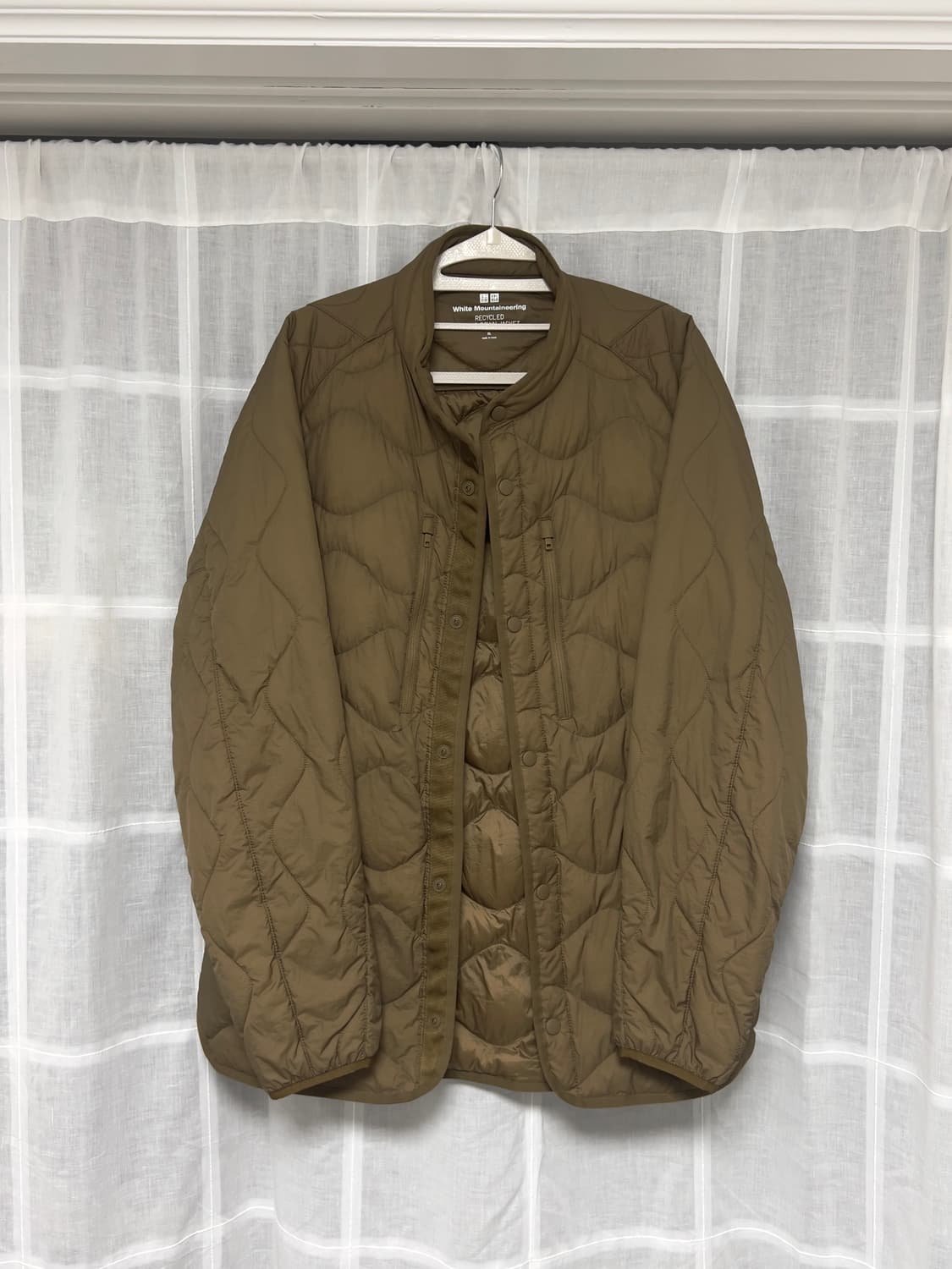 유니클로 화이트마운티어링 경량패딩 xl 상품이미지1