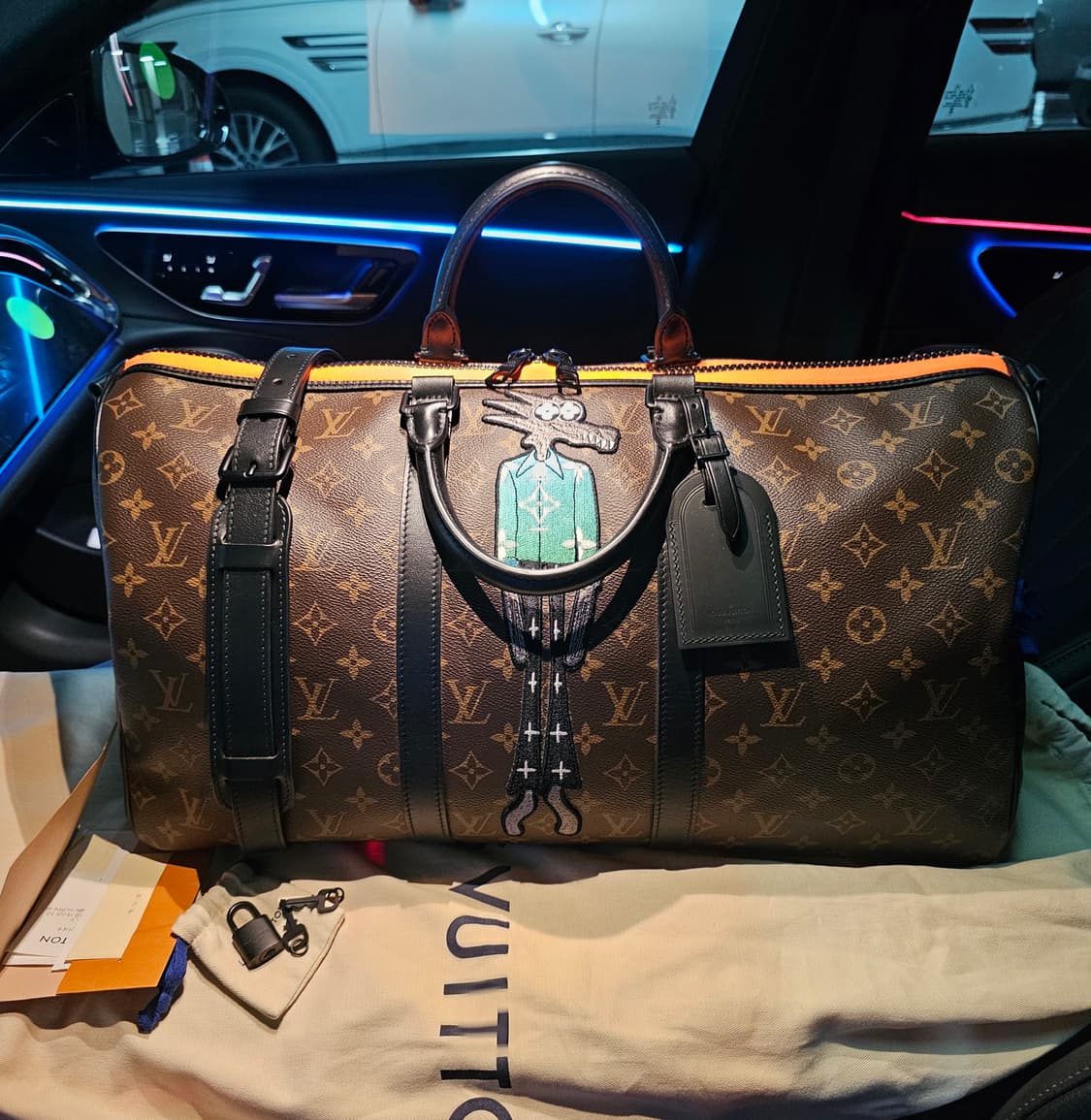 루이비통 버질아블로 한정판 자수 캐릭터 키폴50 (새상품) 상품이미지1