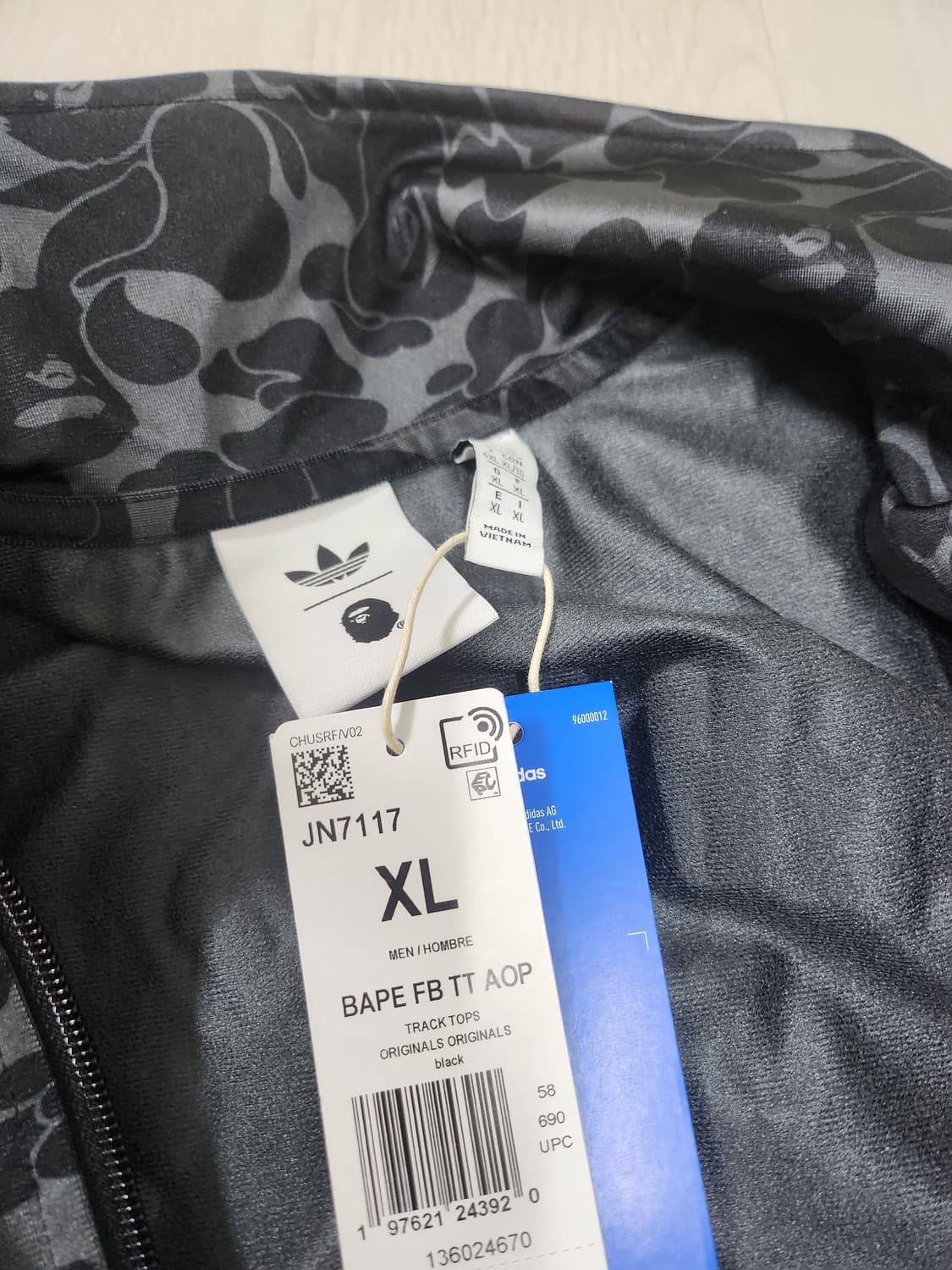 [새상품]아디다스 x 베이프 트랙탑 블랙US XL 상품이미지5