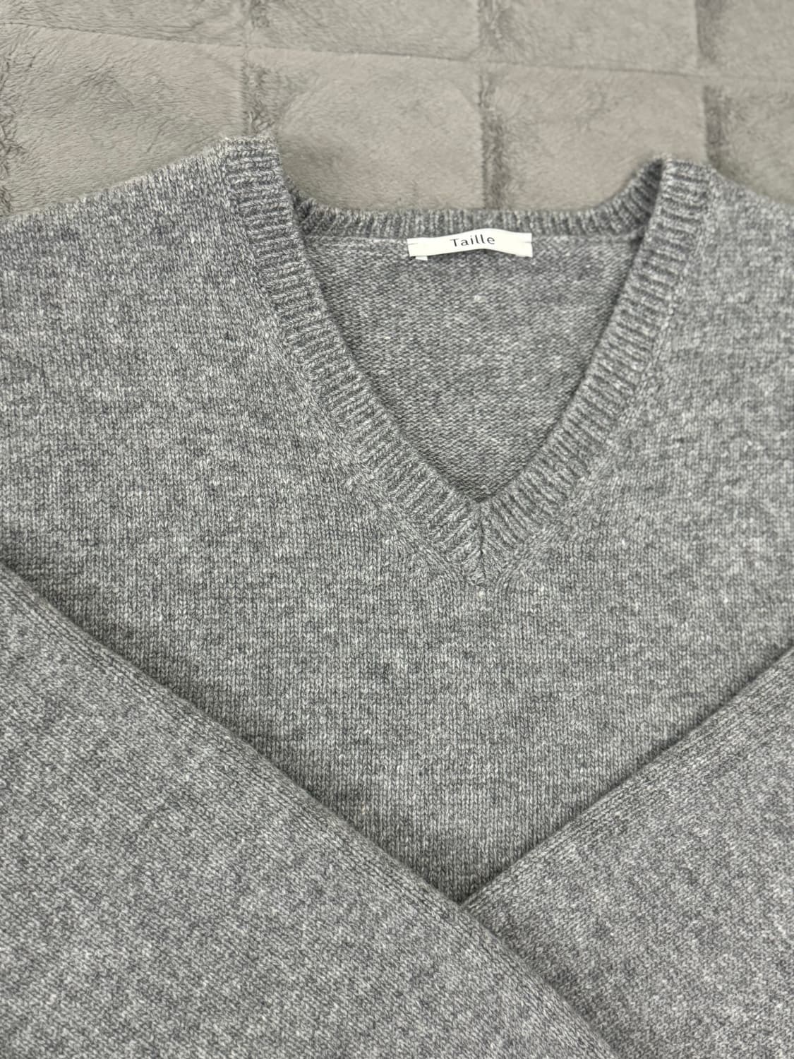 [2] Taille 타일레 브이넥 니트 챠콜, 그레이 상품이미지2