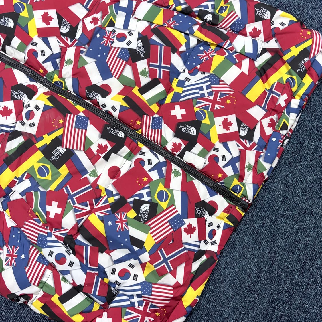 노스페이스 만국기 눕시 다운 패딩 상품이미지2