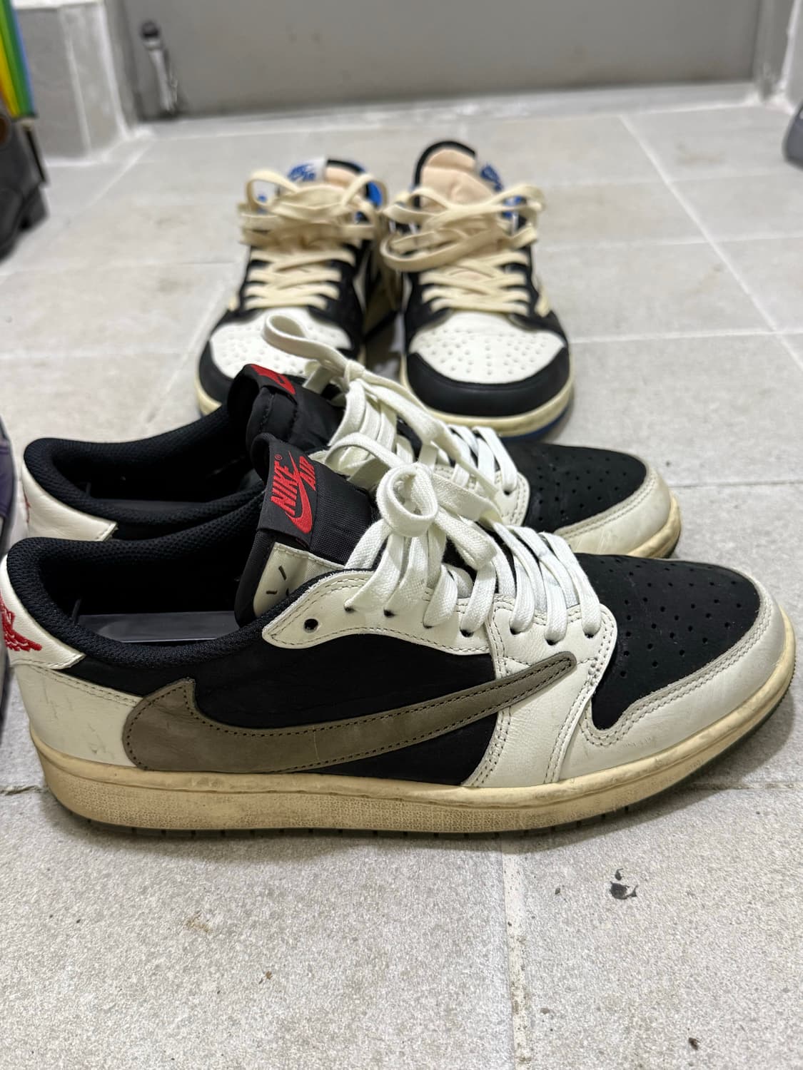 조던1로우 트래비스스캇 미디엄올리브 상품이미지6