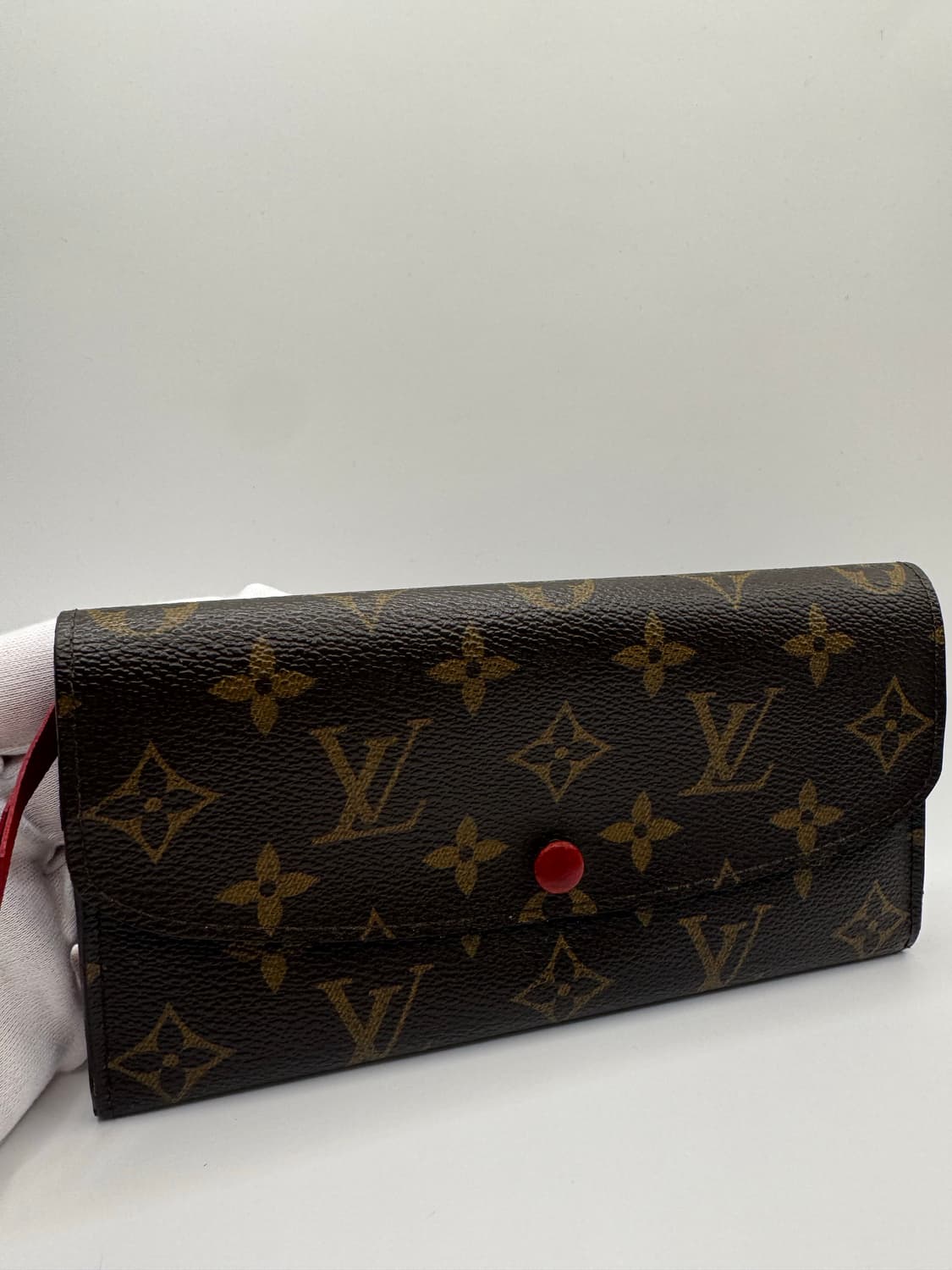 👉 정품 루이비통 에밀리 장지갑 💚 데일리로 들기 좋은 슬림한 디자인 상품이미지2