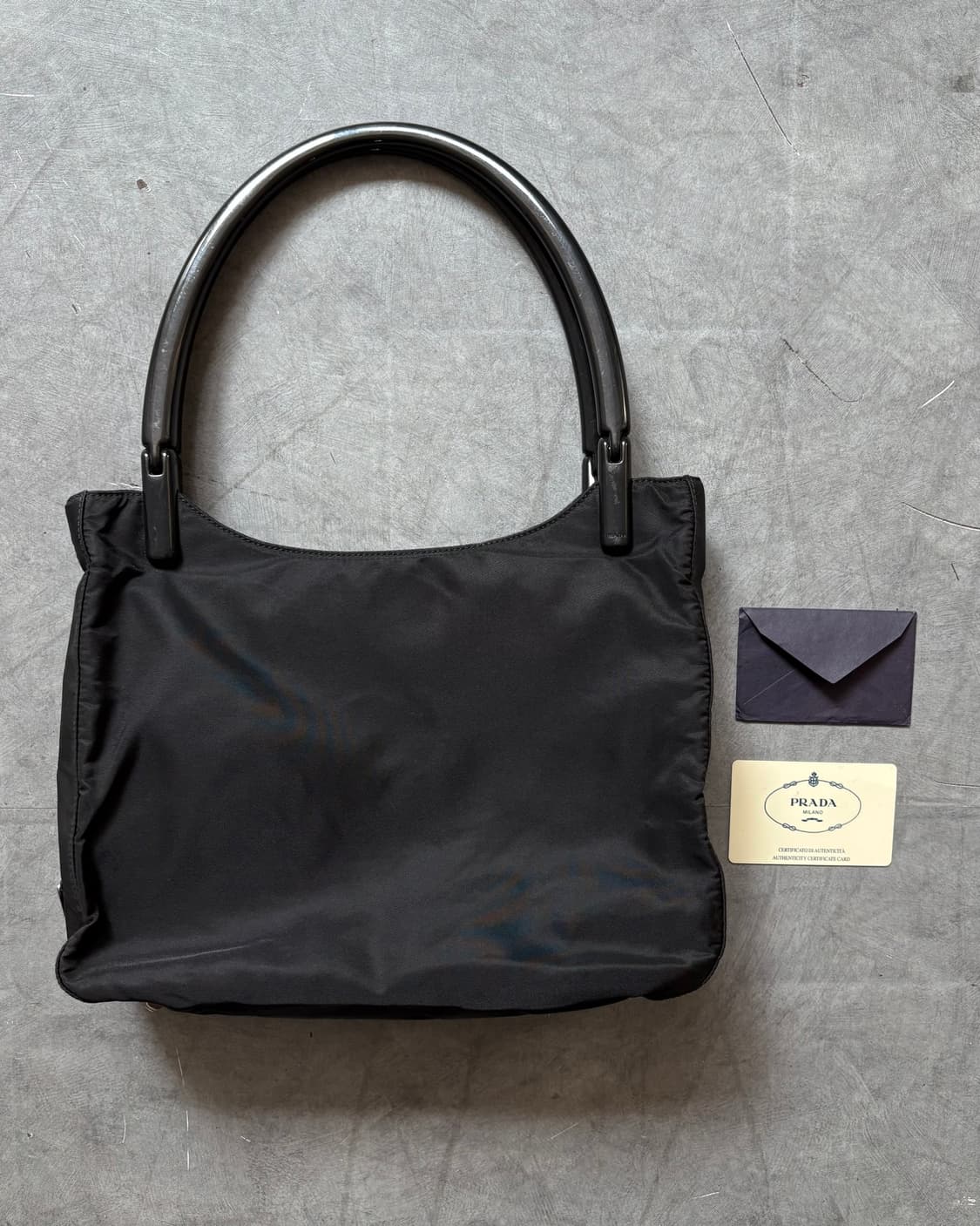 Prada 프라다 블랙 나일론 사이드로고 토트백 상품이미지1