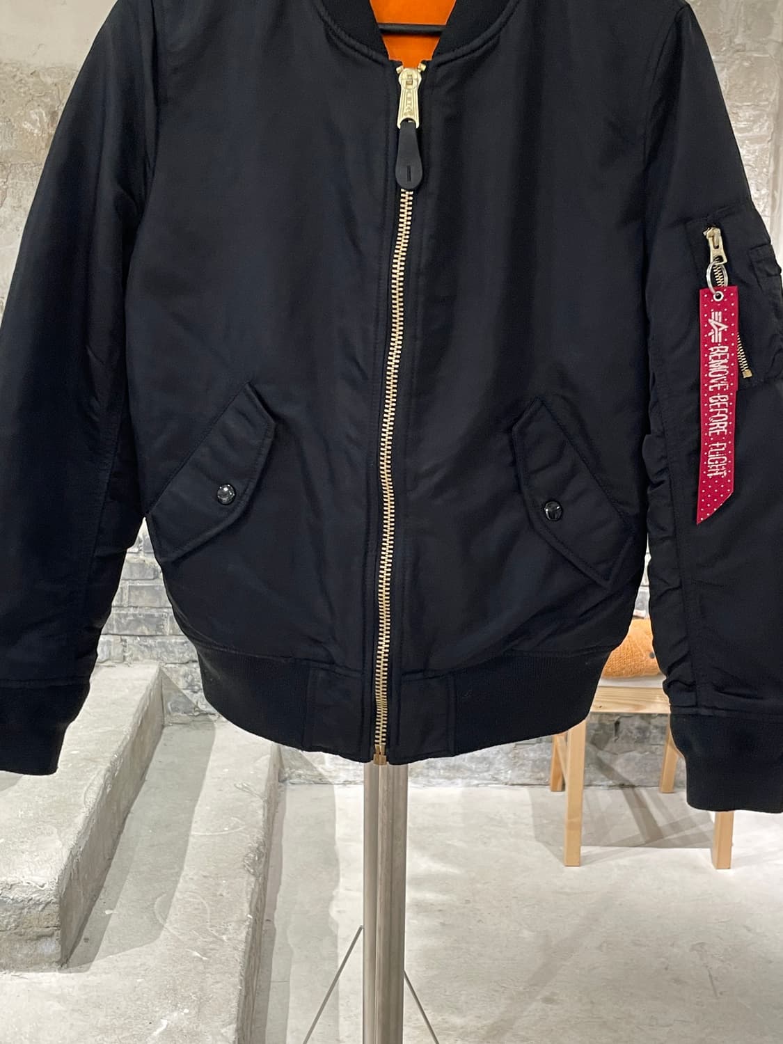 알파 인더스트리 블랙 ma-1 플라이트 리버시블 자켓 상품이미지3