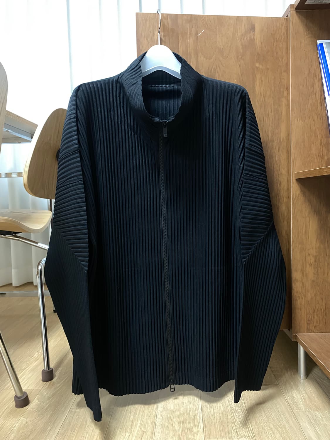 옴므플리세 먼슬이 집업 블랙 3사이즈 상품이미지1