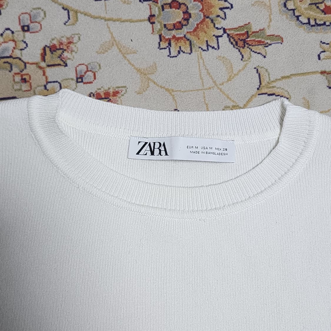 ZARA 자라 니트 크롭 반팔티셔츠
M 상품이미지3