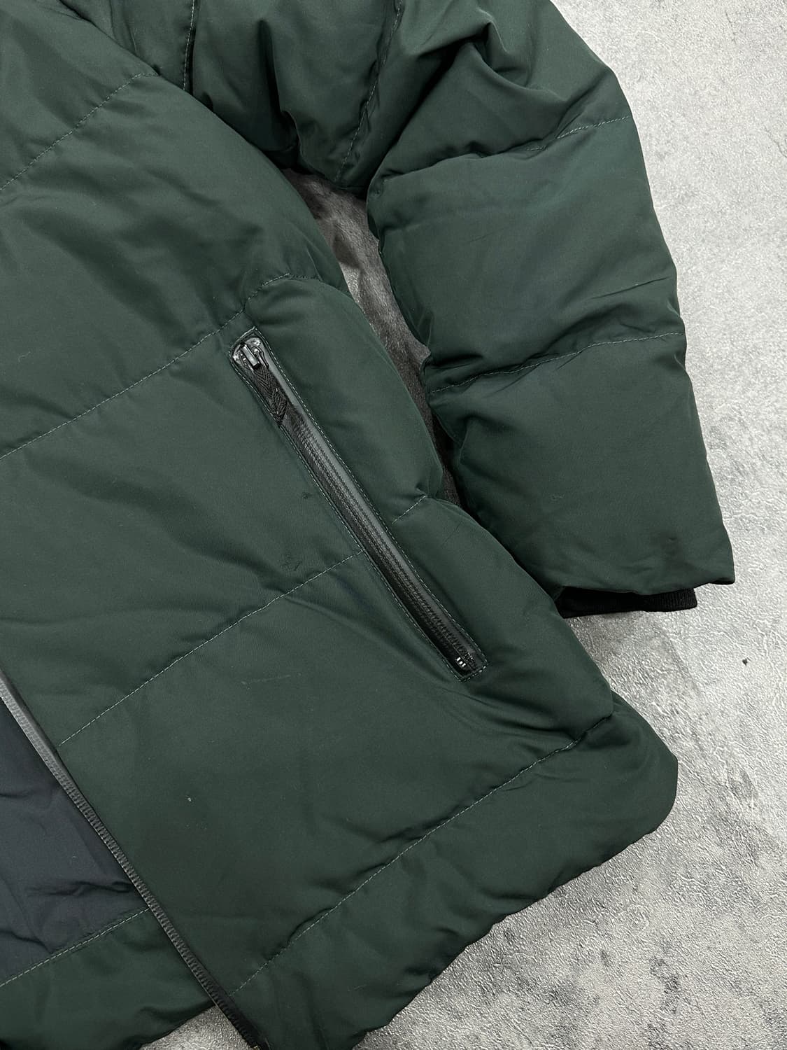 띠어리 투웨이 다운 패딩 상품이미지7