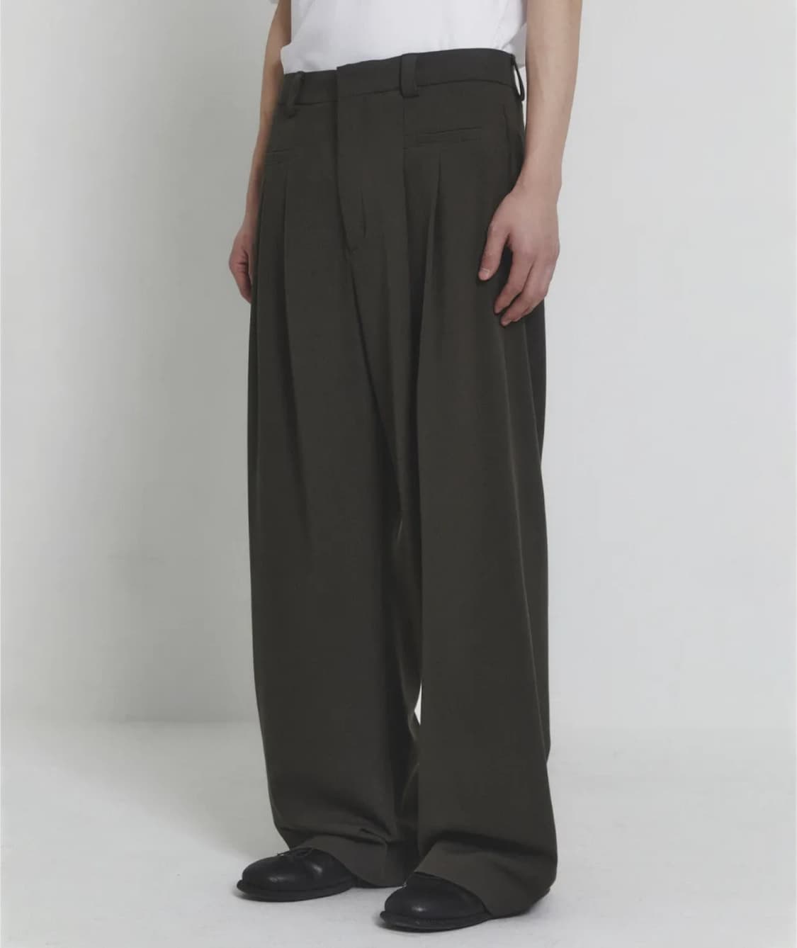 [새 상품/택o] 주앙옴므-웰트 포켓 포인티드 와이드 핏 트라우저 (M) 상품이미지1