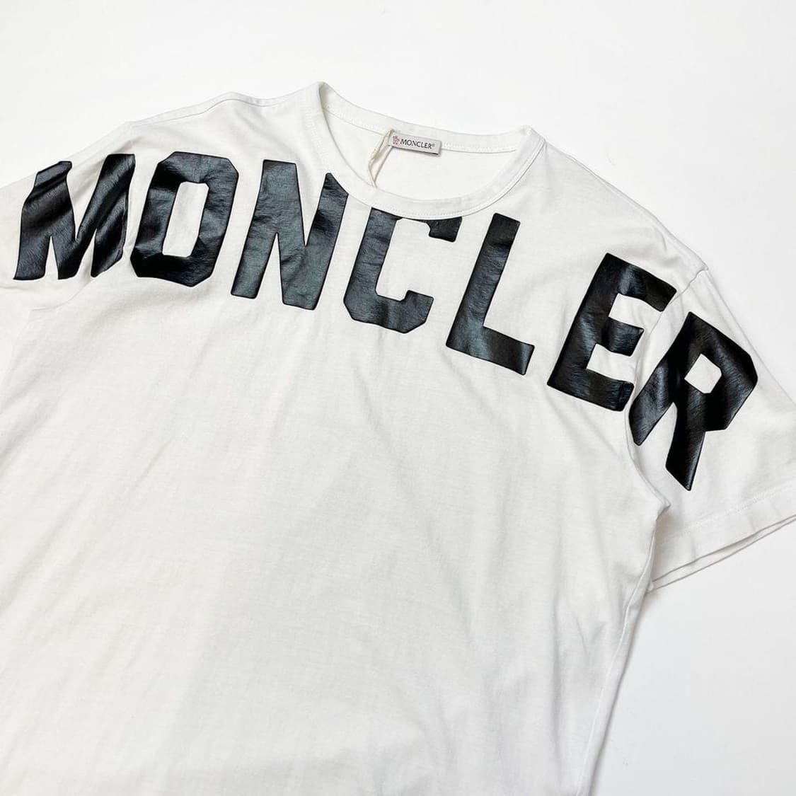 몽클레어 Moncler 스펠 패치드 반팔 티셔츠 PR2068 상품이미지2