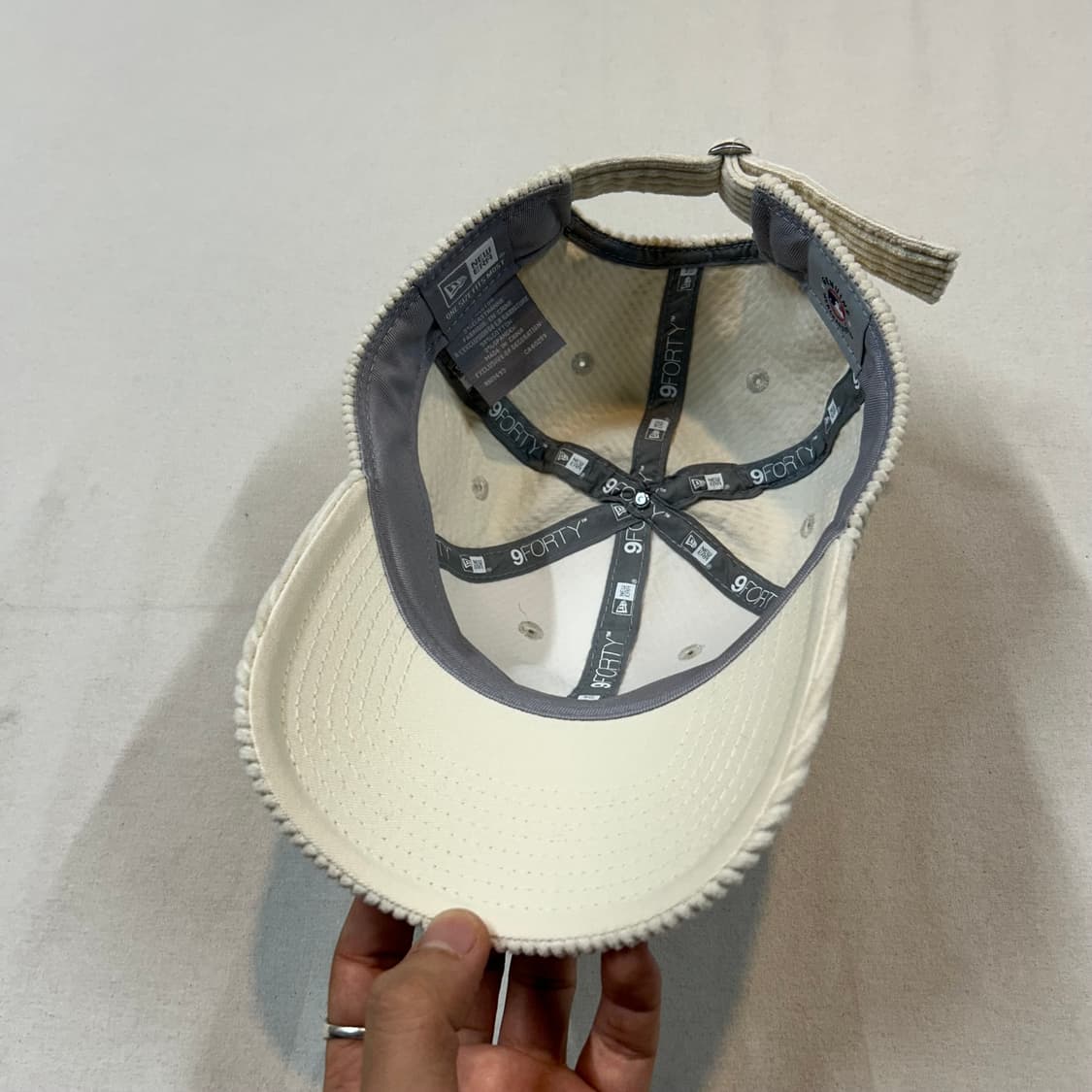 Free) 뉴에라 New Era NY 캡 모자 아이보리 코듀로이 상품이미지6