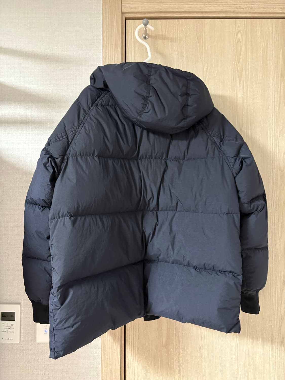 크링클 랩스 리사이클드 나일론 다운 후드 패딩 상품이미지2