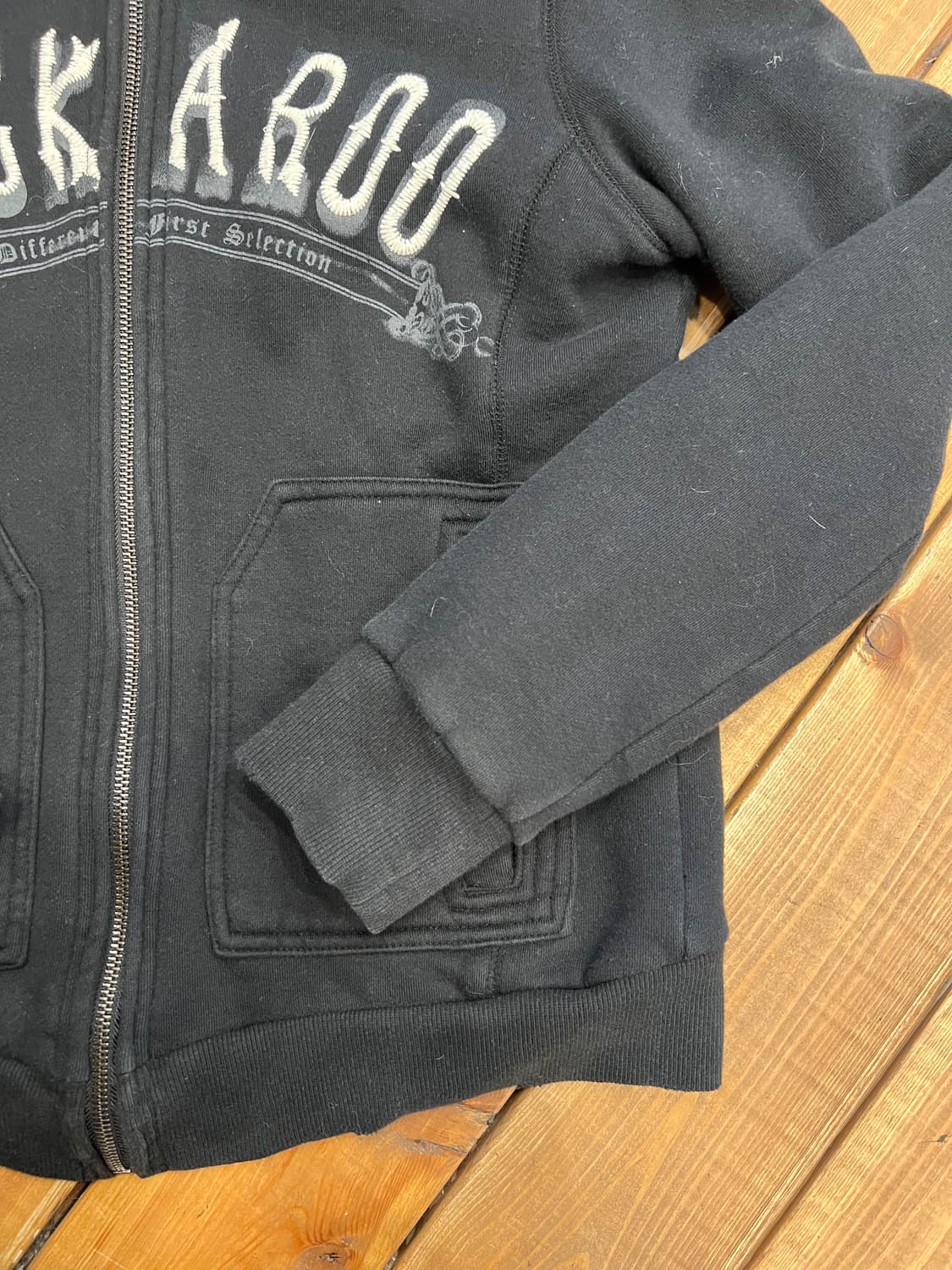 버카루 블랙 패치 후드집업 상품이미지8