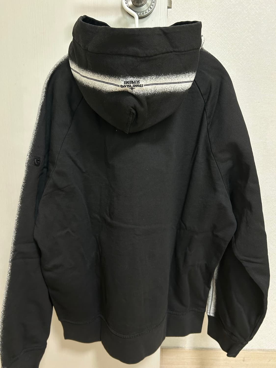 스톤아일랜드 x 슈프림 후드 블랙 m 상품이미지3