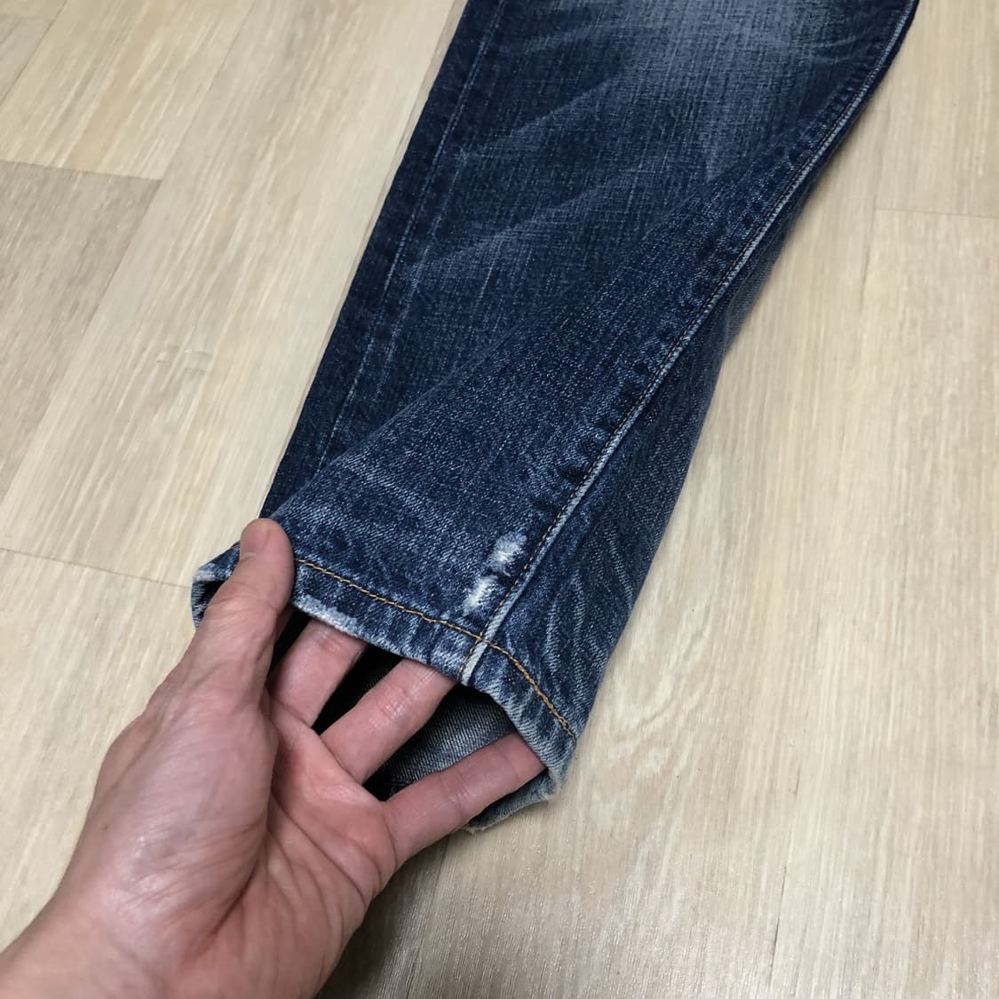 (34) 리바이스 08501-0372 스트레이트핏 하드 워시드 중청 데님 상품이미지2