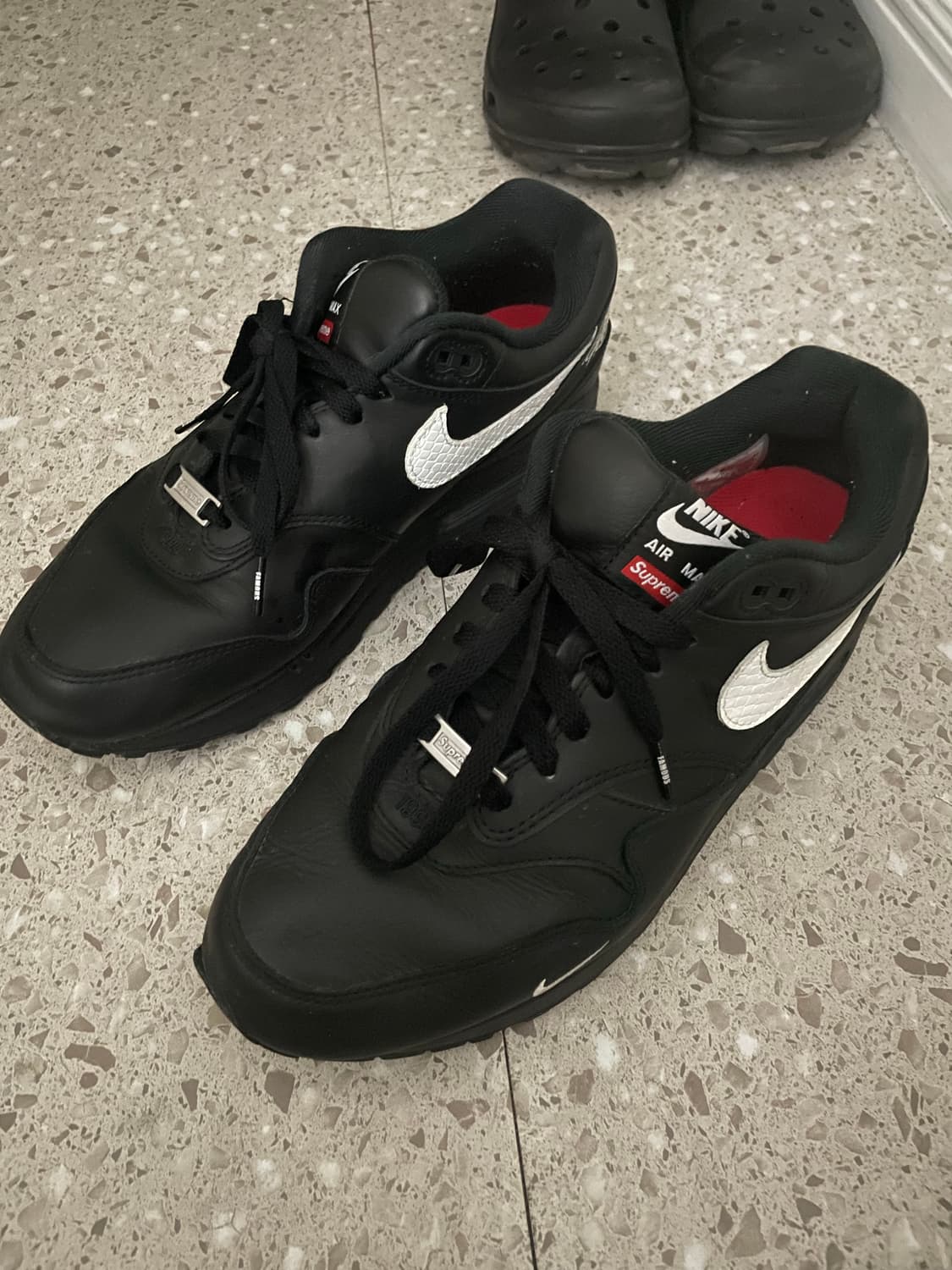 슈프림 나이키 에어맥스 270 상품이미지1