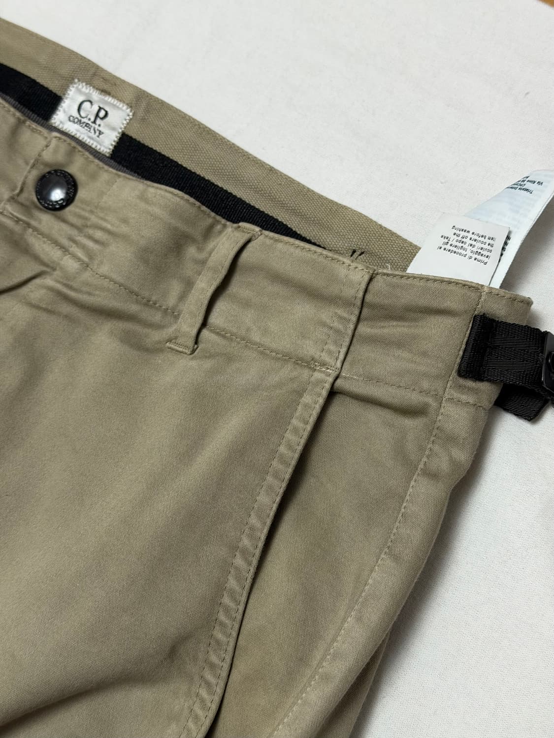 CP 컴퍼니 멀티포켓 카고팬츠 베이지 상품이미지3