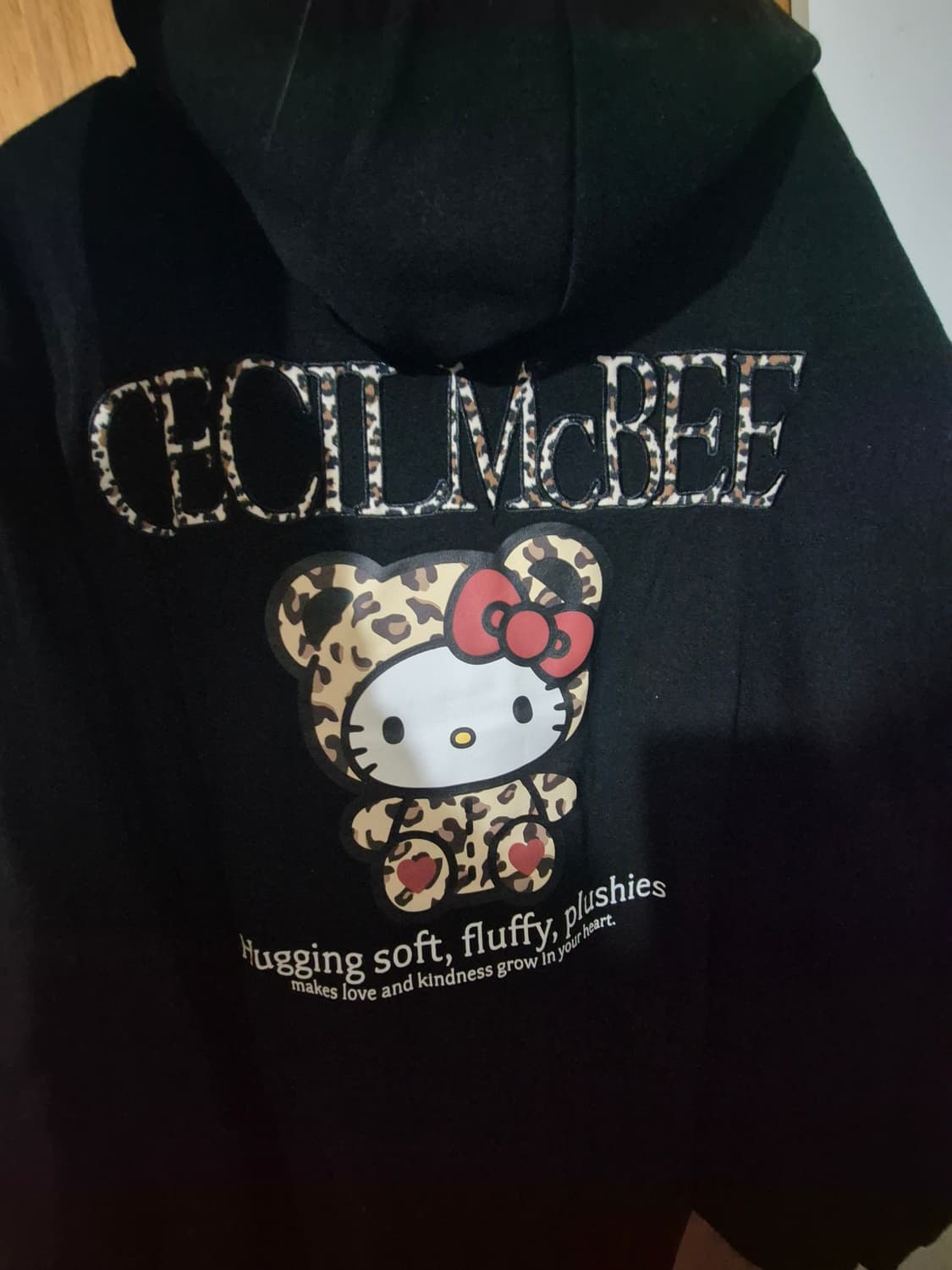 새상품) Avail 세실맥비 호피 헬로키티 콜라보 후드 상품이미지2