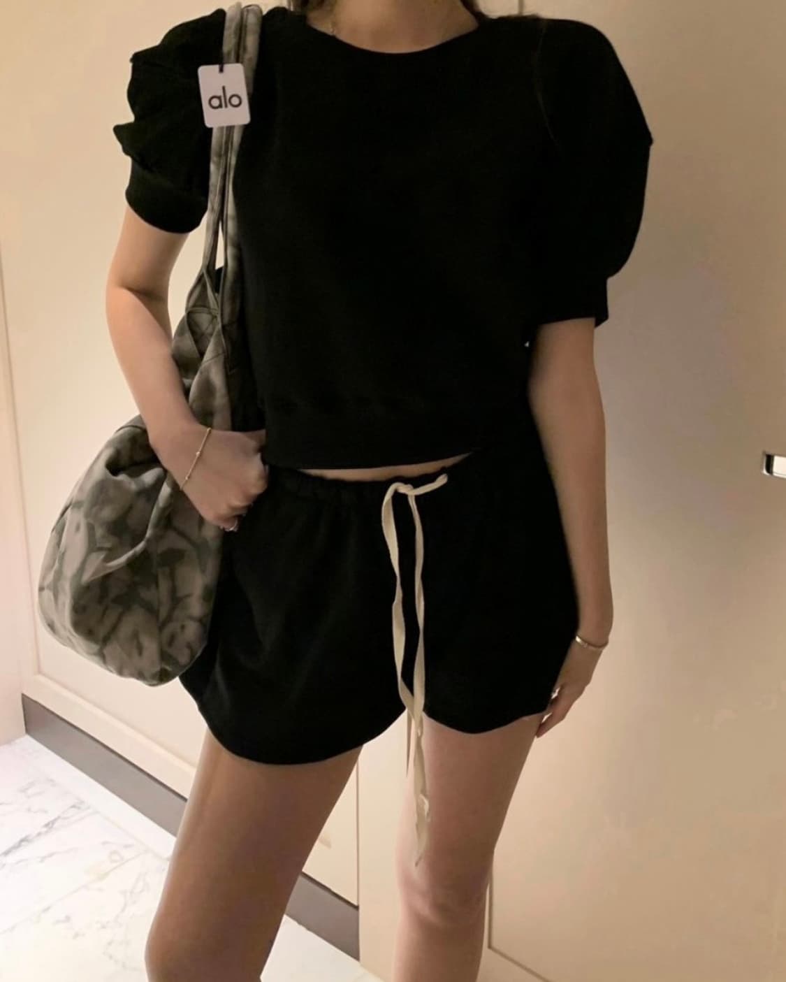 (새상품) 포스터 코스모 퍼프 맨투맨 상품이미지3