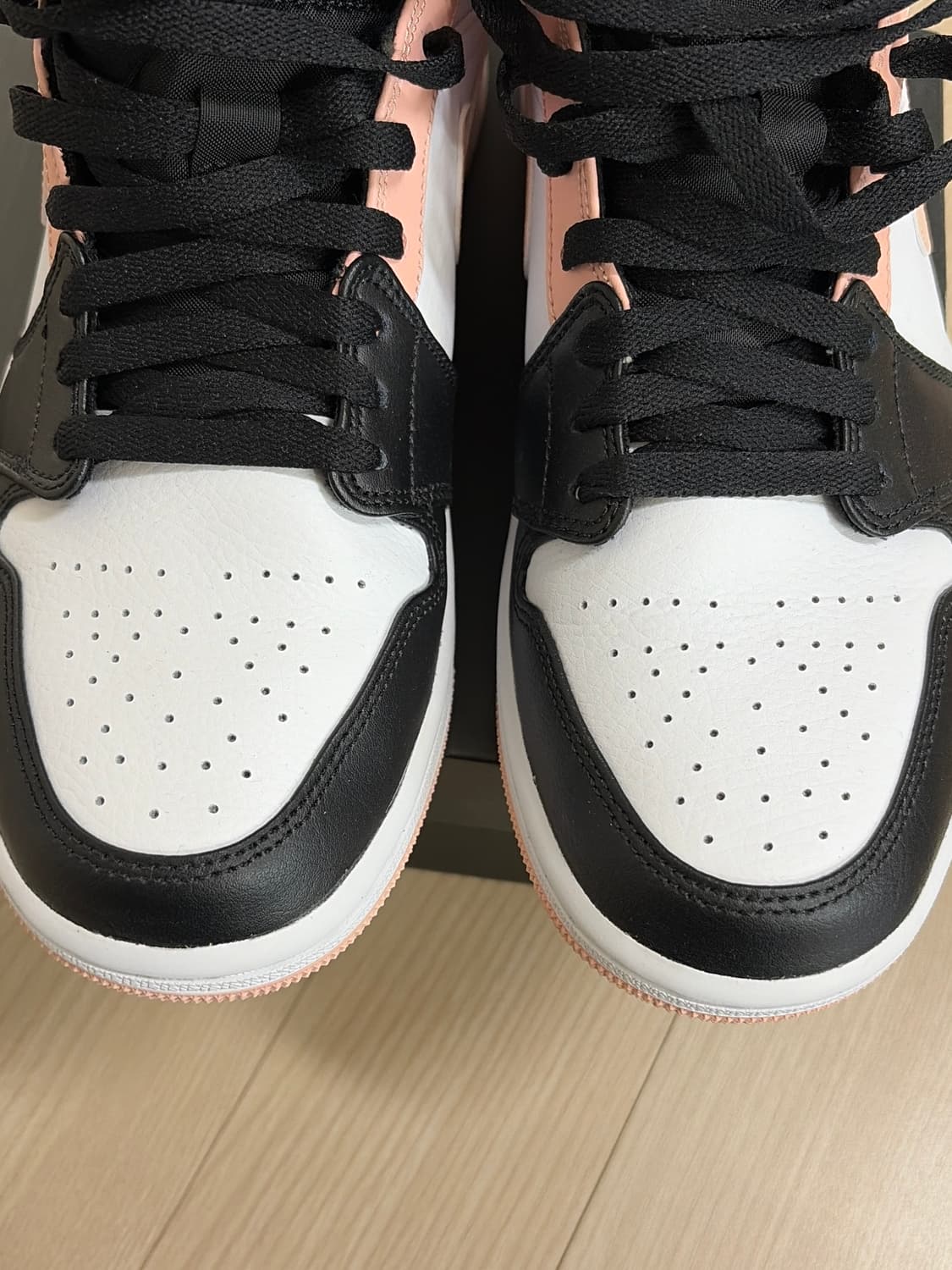 에어조던 1 미드 아크틱 오렌지 상품이미지2