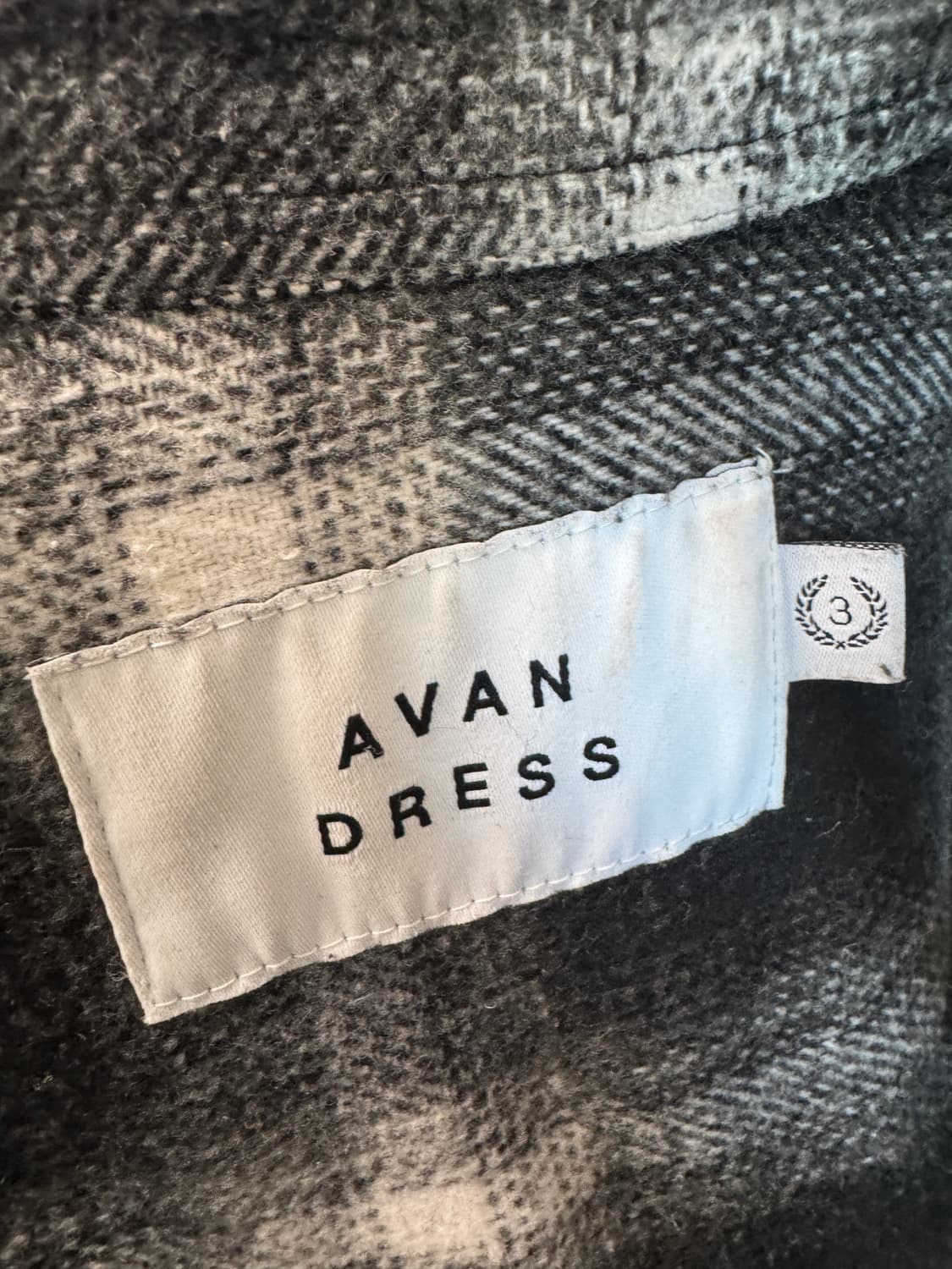 AVANDRESS 블랙 화이트 모직 체크 셔츠  상품이미지6