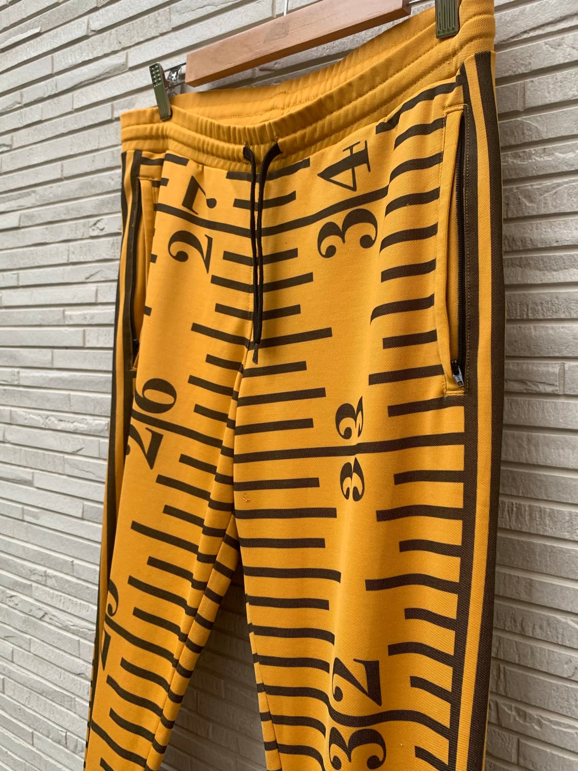 아디다스 x 제레미스캇 줄자 테이프 팬츠 상품이미지4