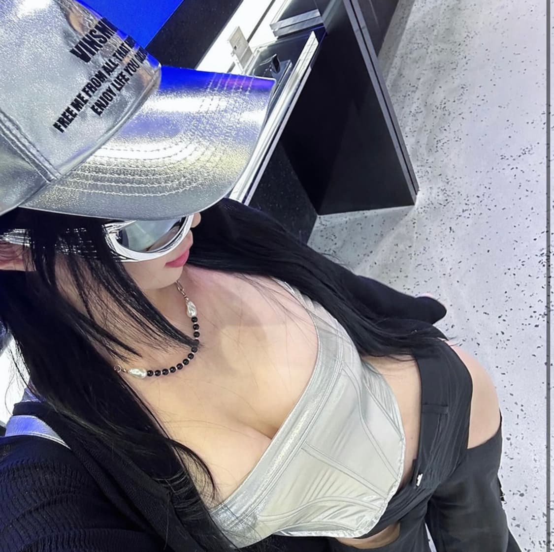 빈스모크(VINSMOKE) GLOSSY SILVER ‘SOFT FIT’ 상품이미지2