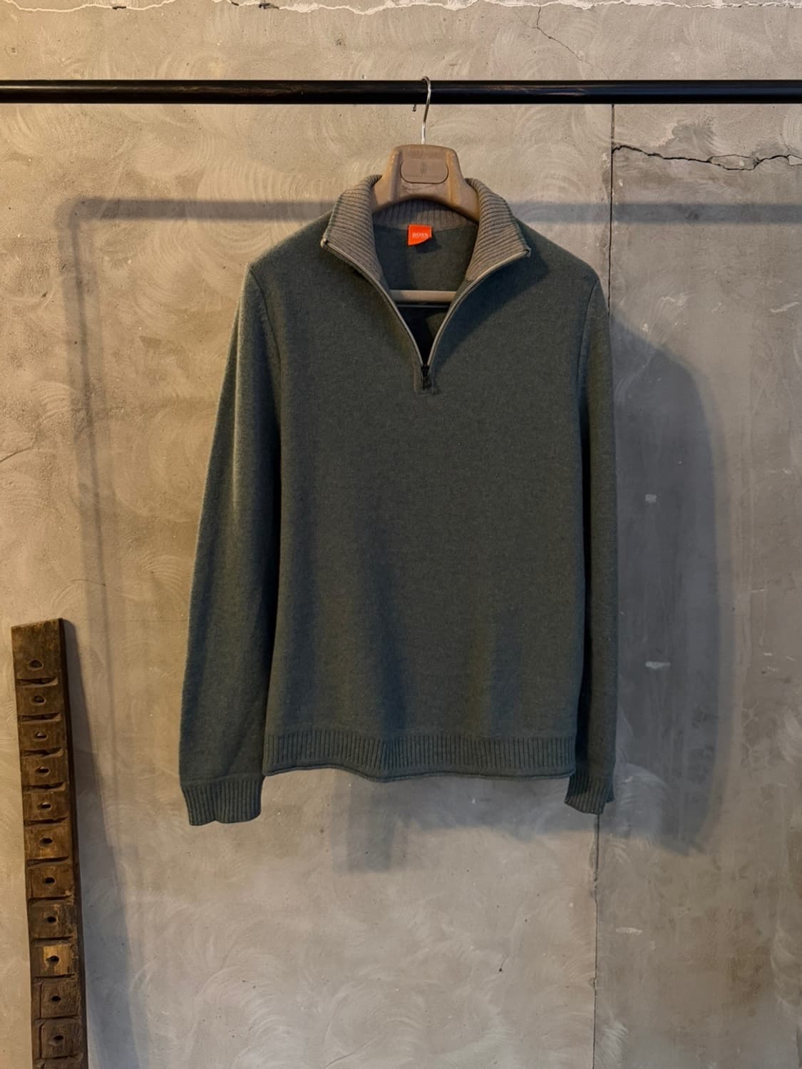 휴고보스 램스울 짚업 니트 100~105 상품이미지1