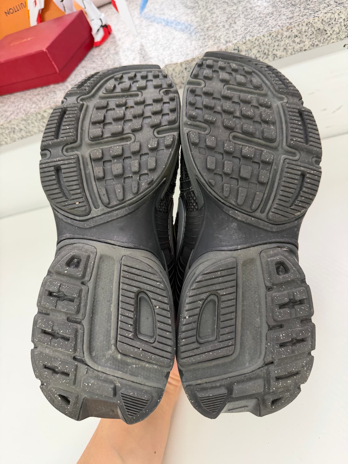 정품) 나이키 V2K 런 블랙 컬러웨이 운동화 260 상품이미지10