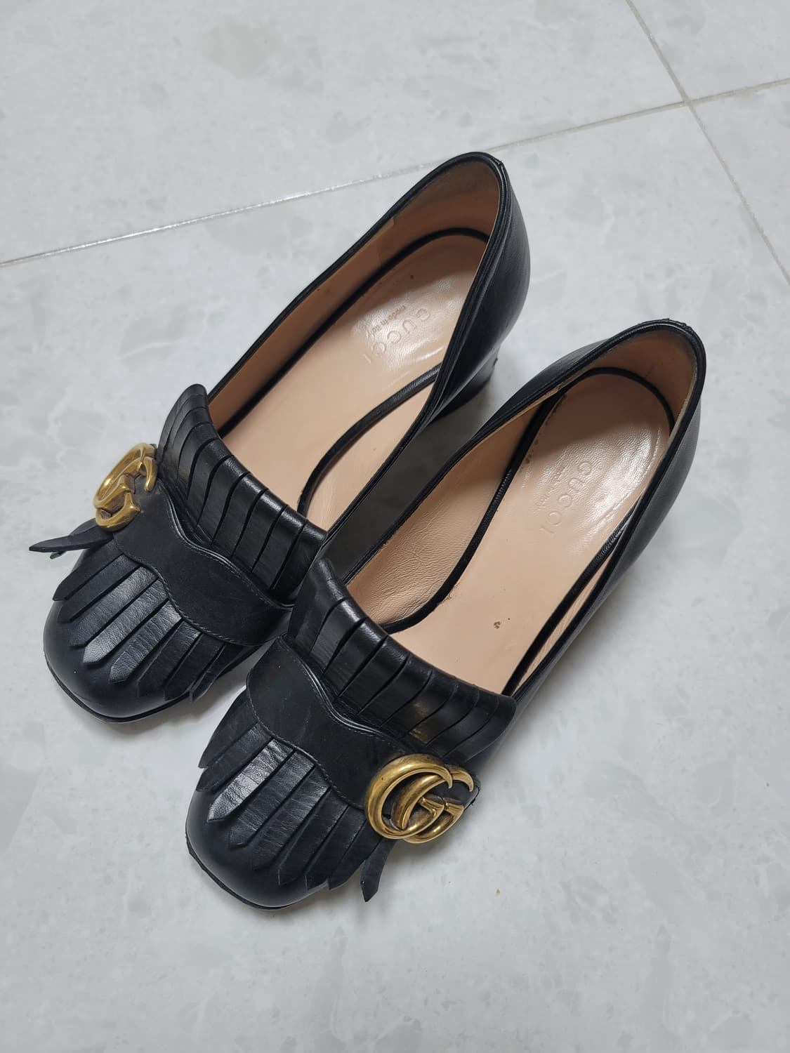 구찌 마몬트 펌프스 여성 구두 35 1/2 225사이즈 상태굿 상품이미지1