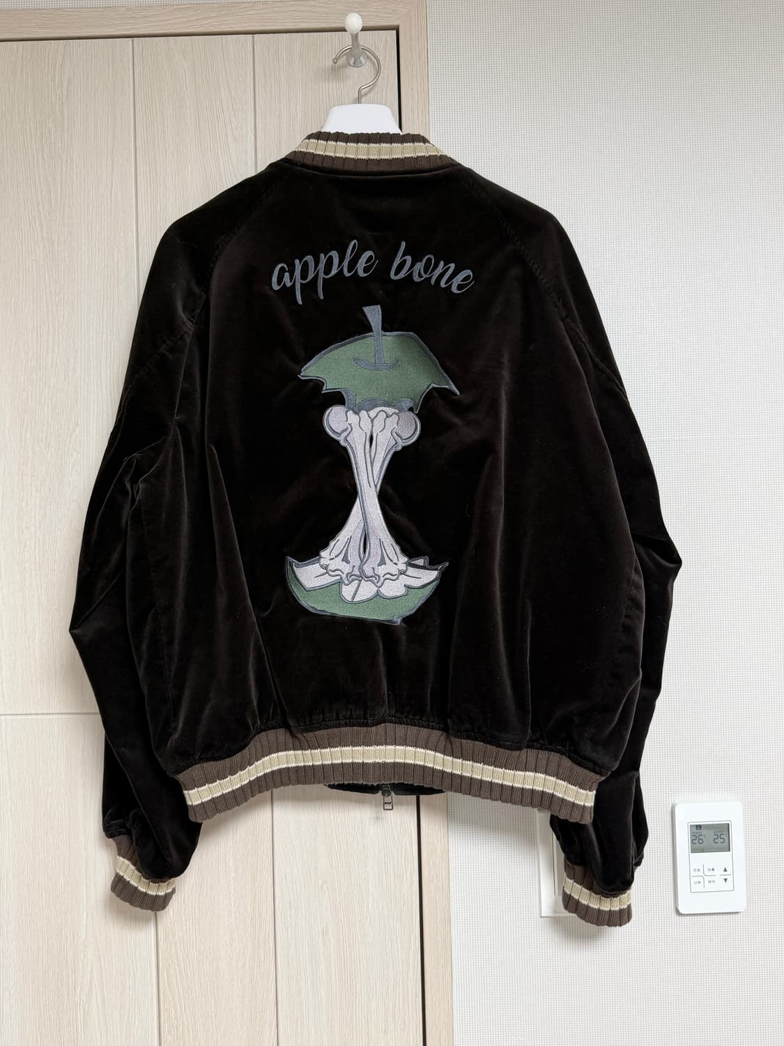 타이핑미스테이크 이얼즈어고 리버시블 수베니어 자켓 L 상품이미지2