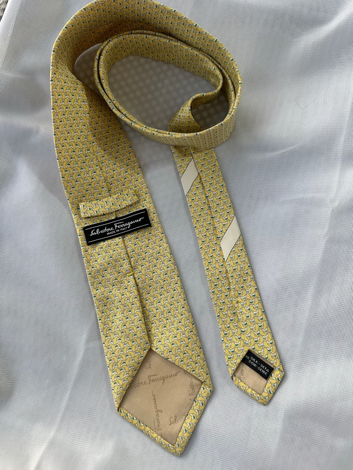 페라가모 옐로우 패턴 실크 넥타이 상품이미지1