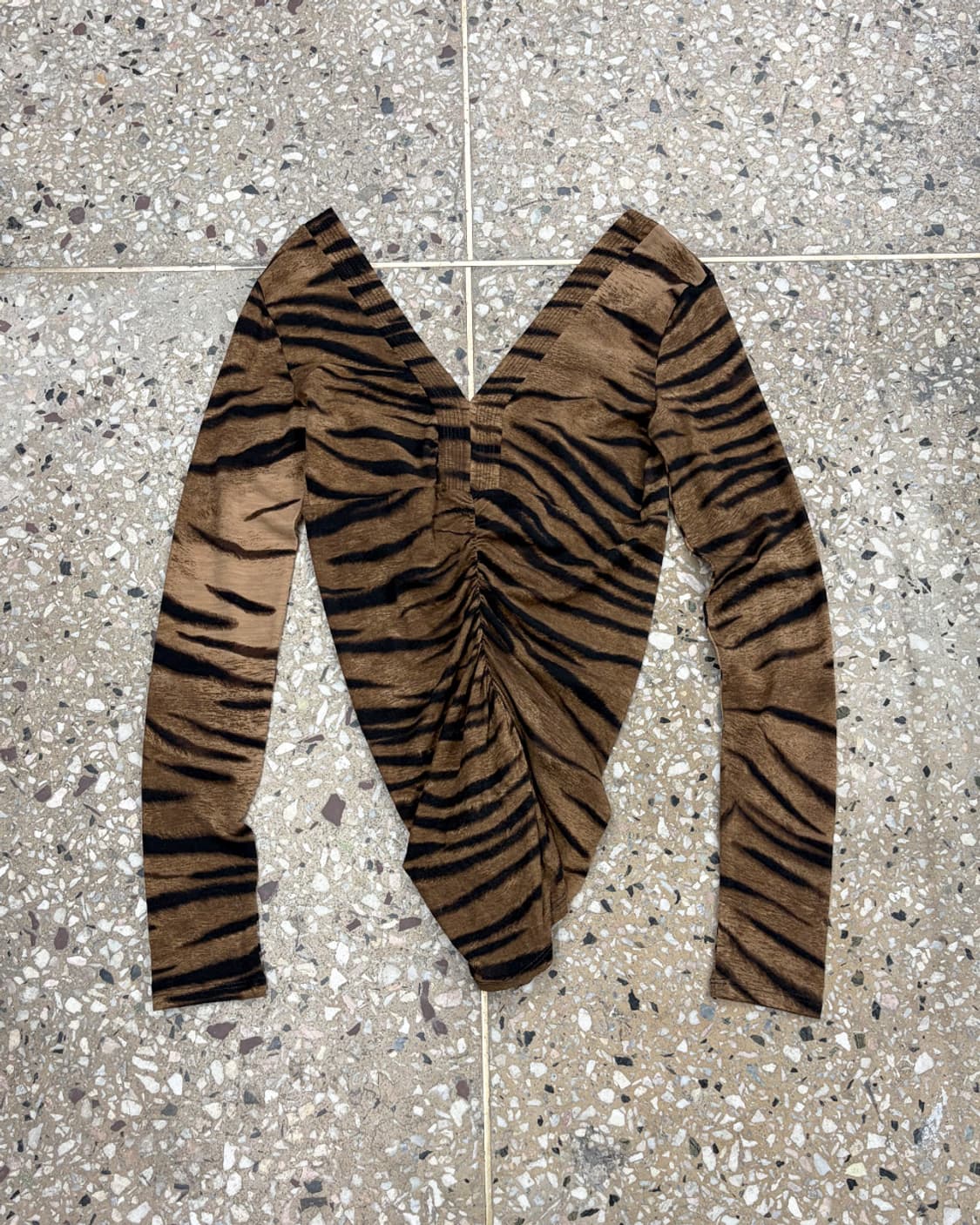 막스마라 애니멀 프린트 셔링 탑 상품이미지2