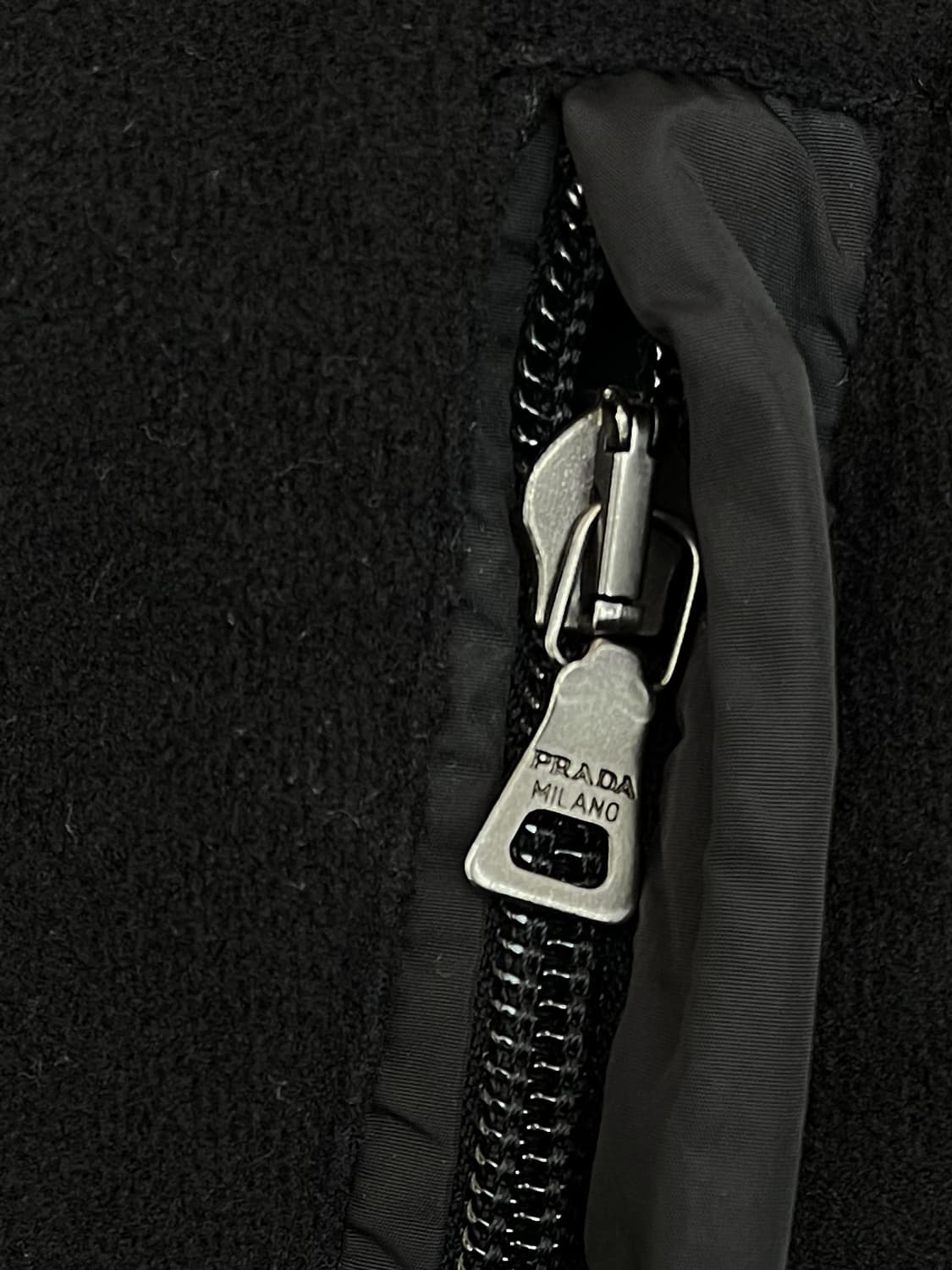 프라다 13aw 플리스 후드 자켓 상품이미지8