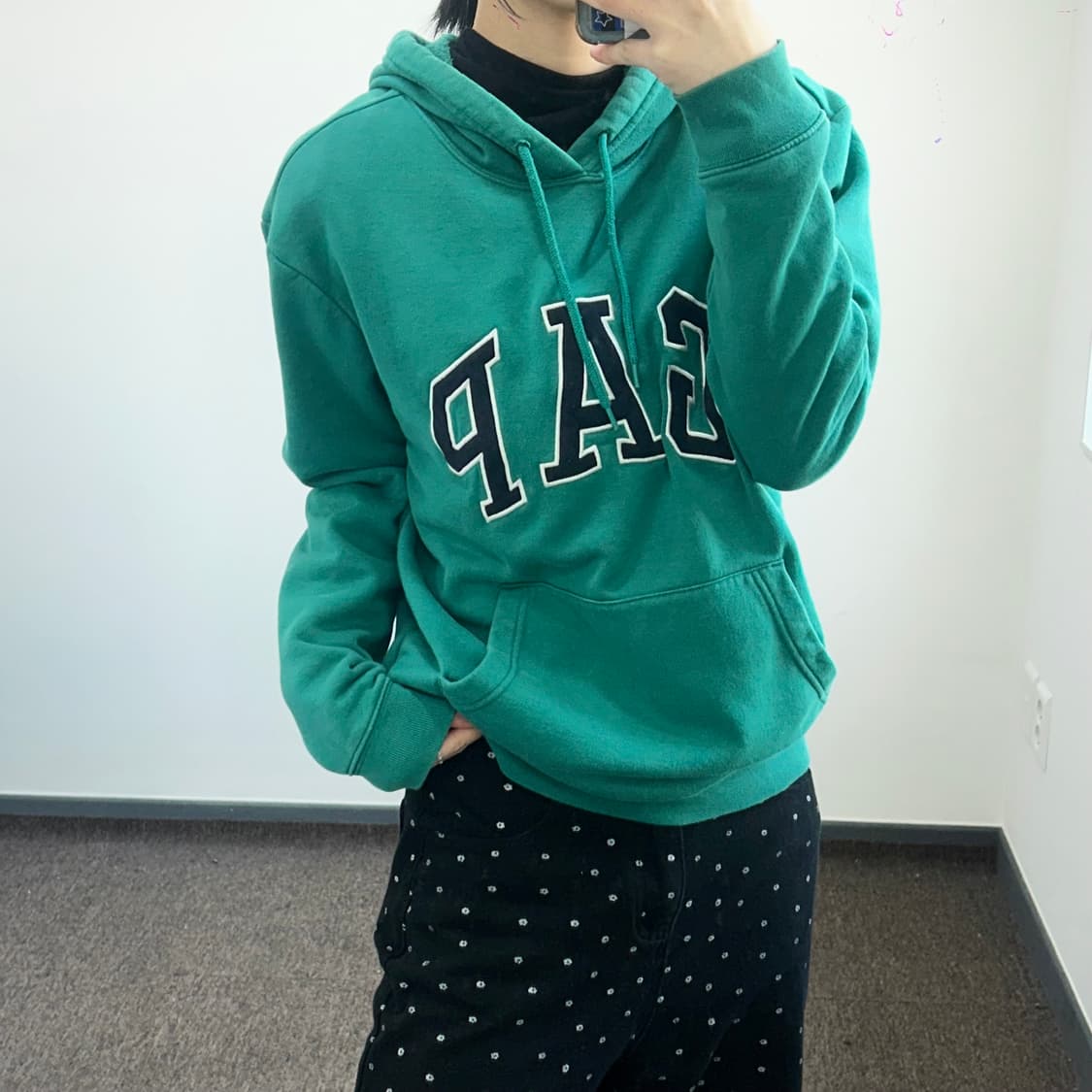 Gap 갭 블랙 로고 그린 후드티 상품이미지2