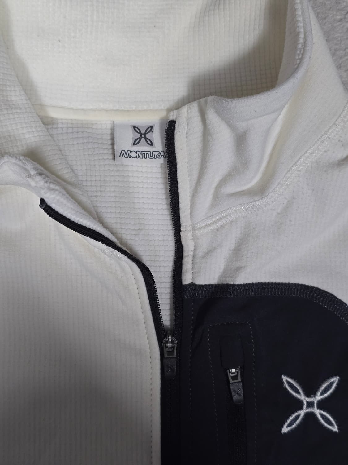 몬츄라 화이트 하프집업 포켓 스웨트셔츠 M사이즈 상품이미지6