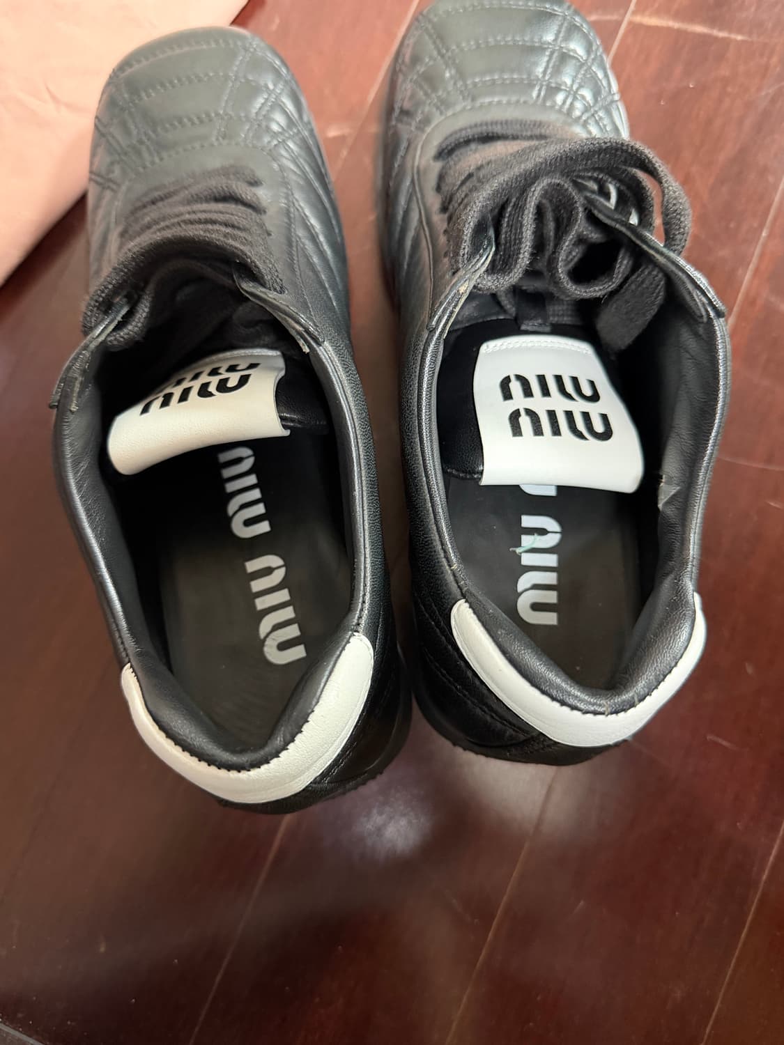 미우미우 나파 가죽 미들힐 스니커즈 상품이미지4