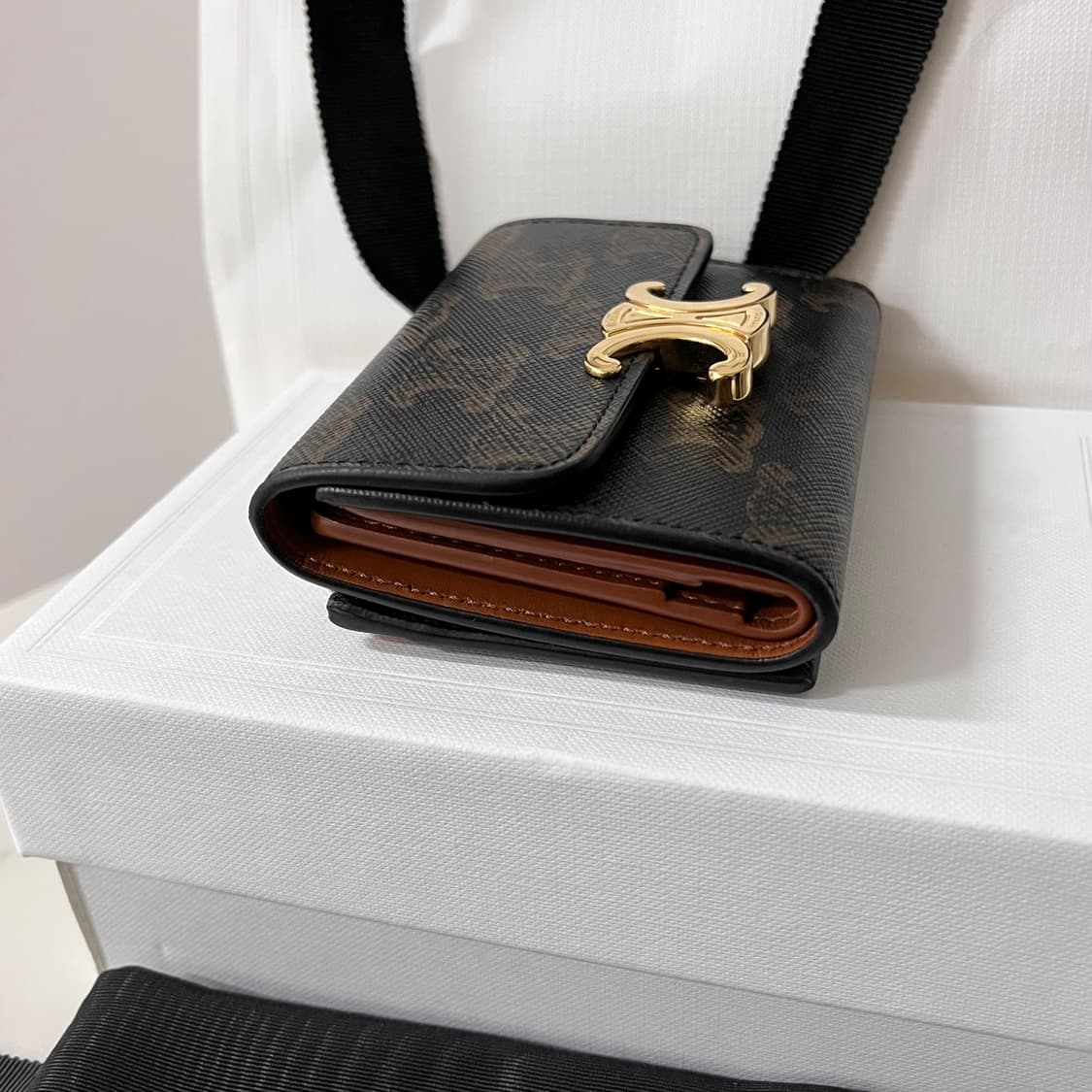 [S급/정품] 셀린느 트리옹프 여성 플랩 반지갑 상품이미지7