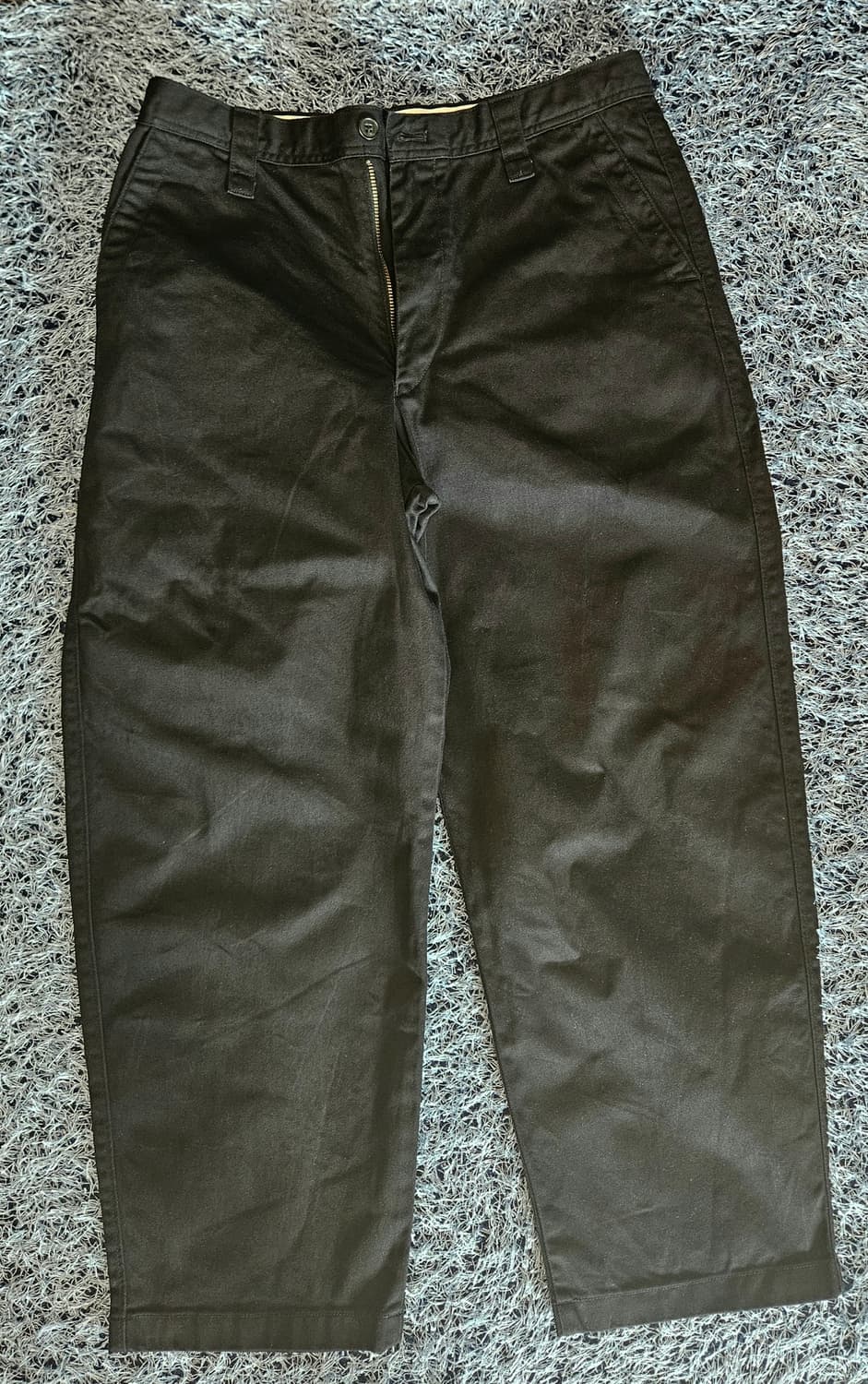 유니클로 U 와이드핏 치노 09 블랙 상품이미지1