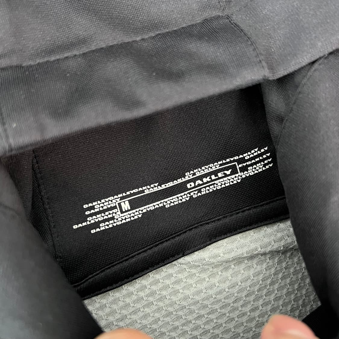 오클리 사이드 크랙 트랙 후드 집업 블랙 상품이미지4