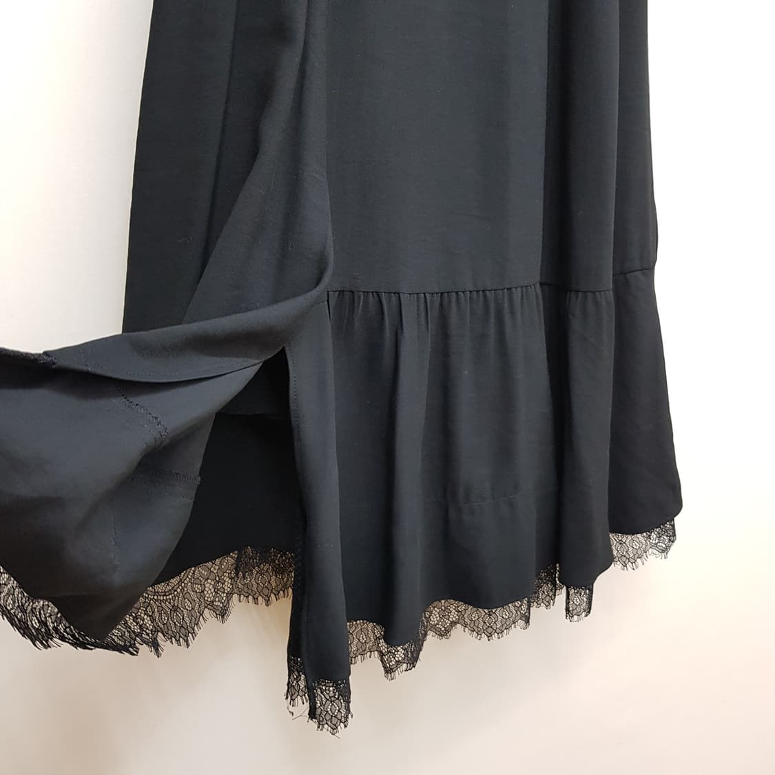 한섬 SJSJ 2021 언밸런스 레이스 헴 스커트 61-90사이즈 상품이미지5