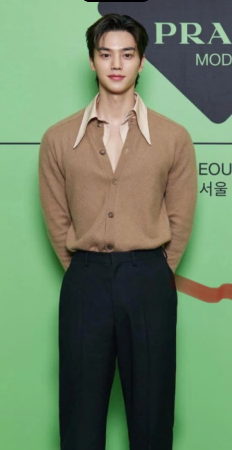 프라다 런웨이 가디건(송강착용) 상품이미지1