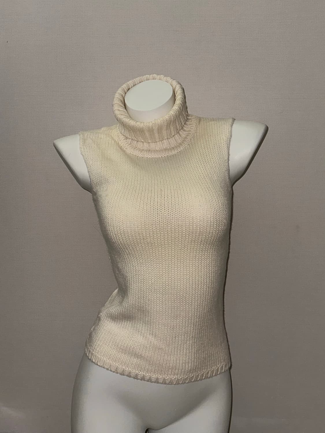 빈티지 아이보리 니트 폴라 슬리브리스 상품이미지3