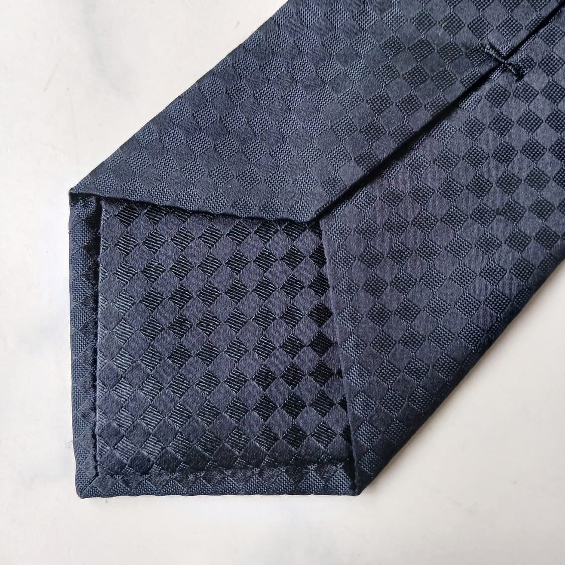 루이비통 실크 네이비 다미에 패턴 넥타이 8cm A+등급 E921
 상품이미지8