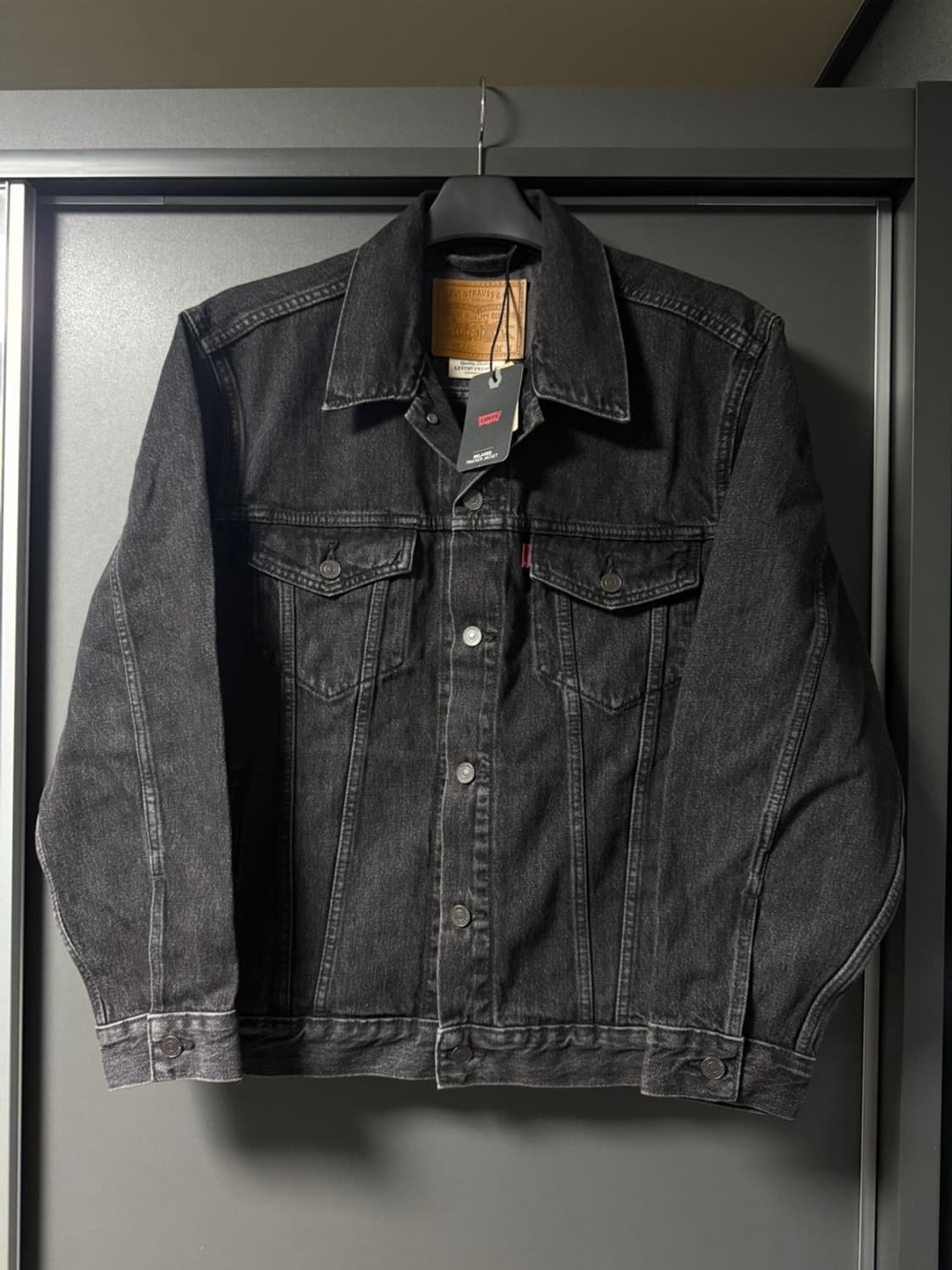 [새상품] 리바이스 릴렉스 트러커 자켓 블랙 (95) 상품이미지1